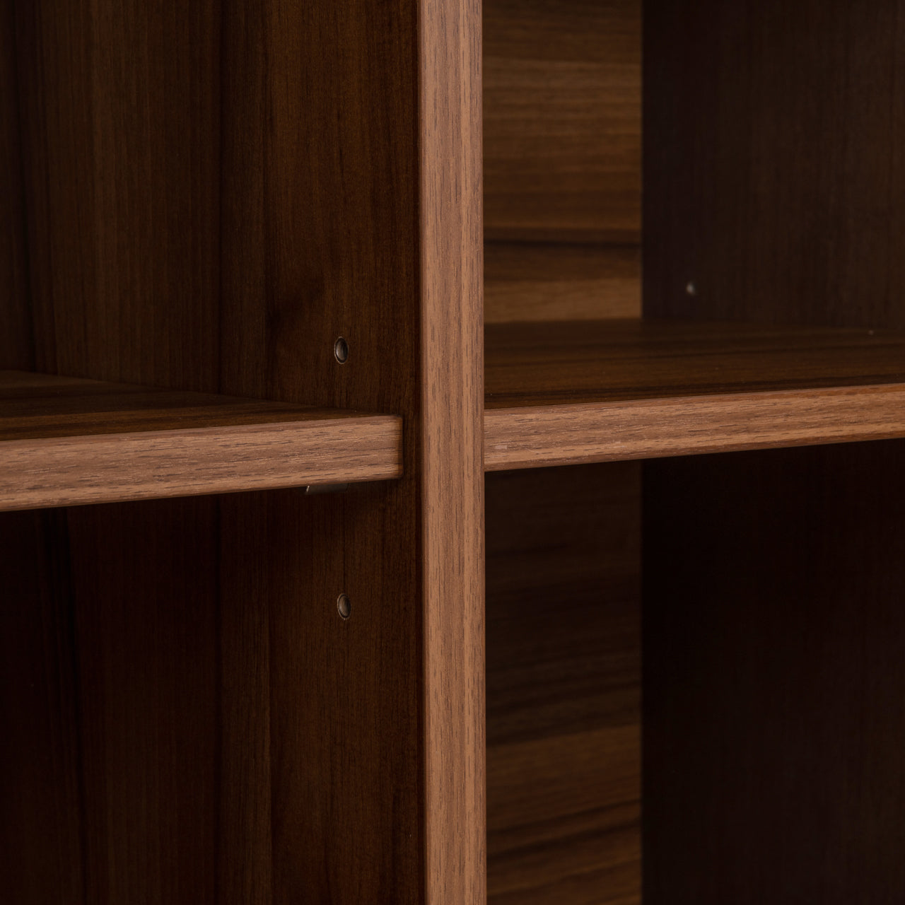 Display cabinet Windsor walnut