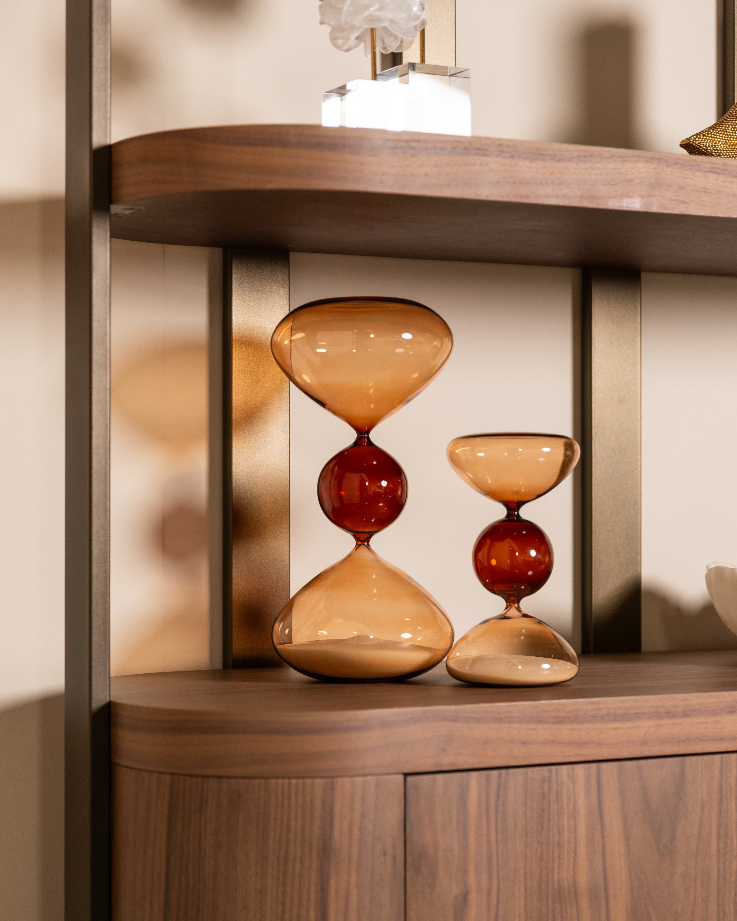Display cabinet Windsor walnut