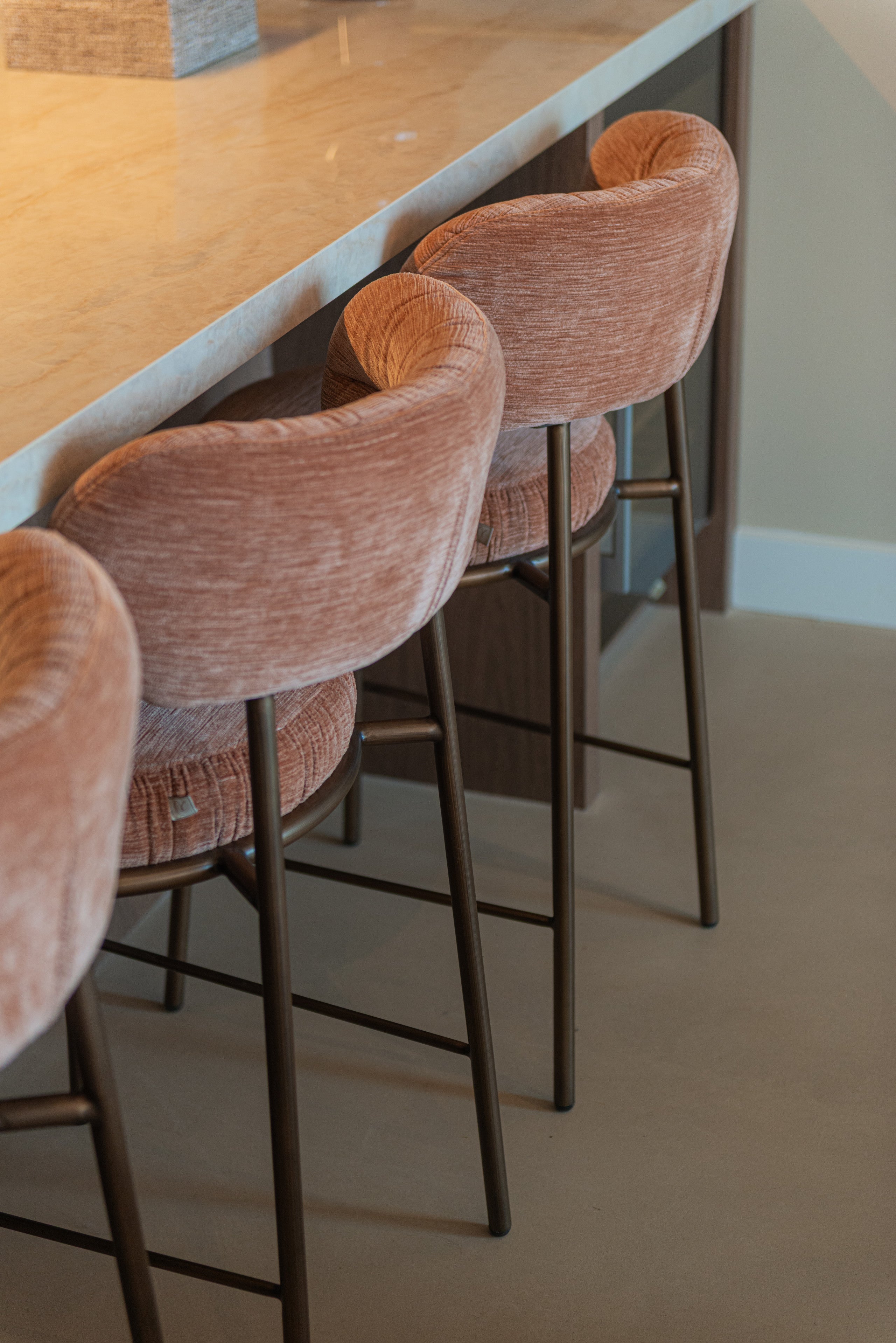 Counter stool Encanto Be straight mocha mousse