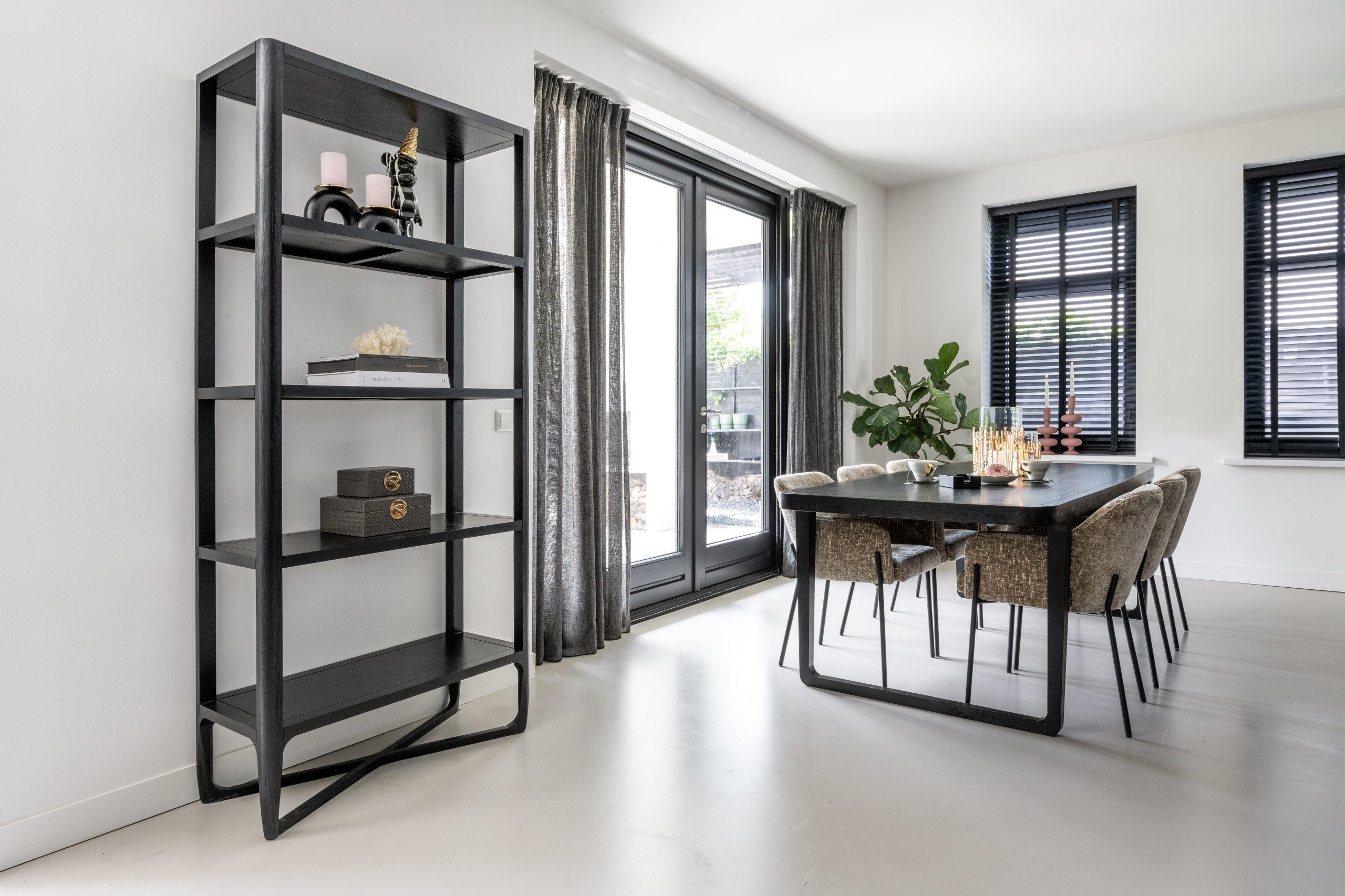 Decorative object Icebear black