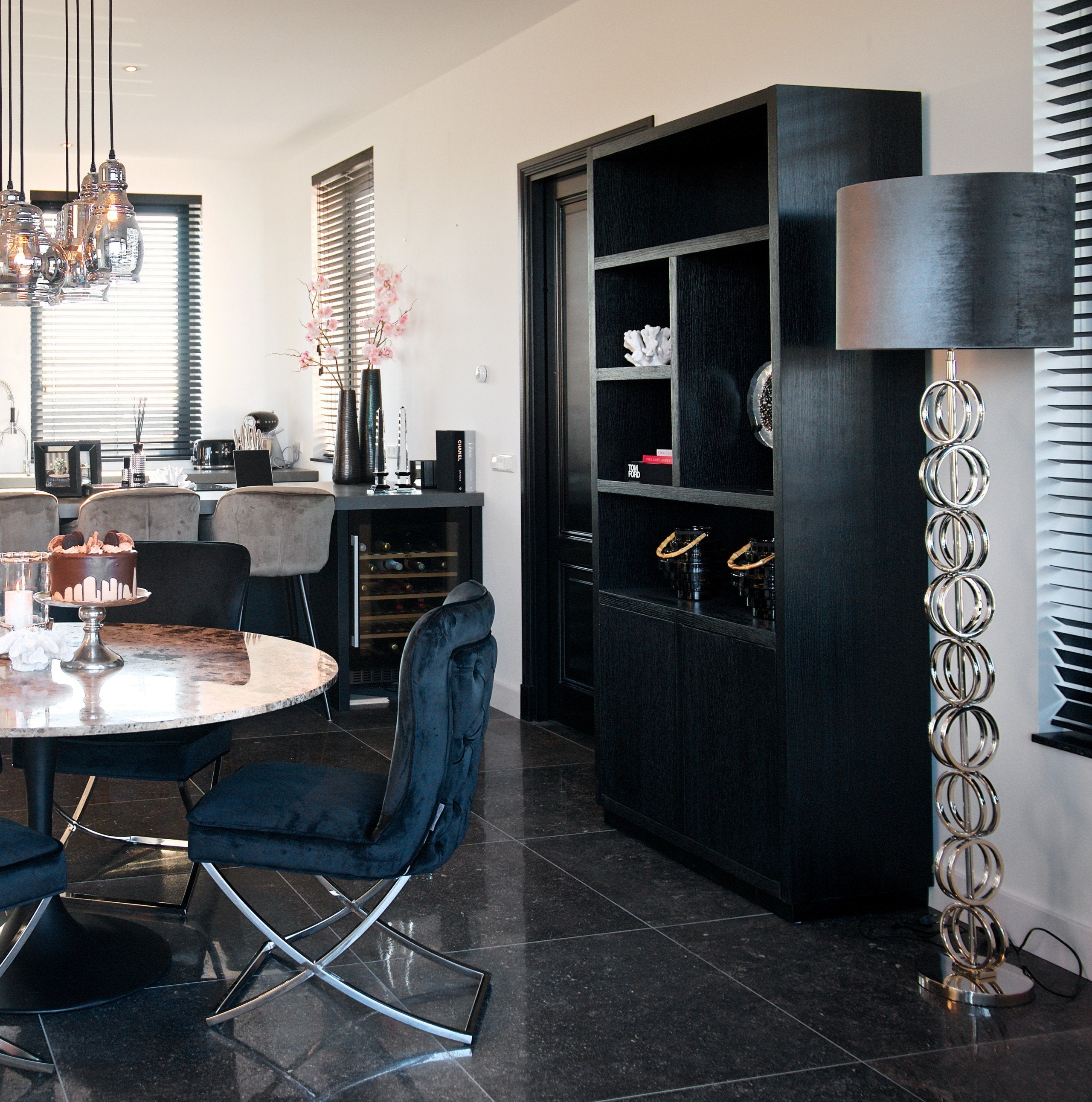 Display cabinet Oakura black