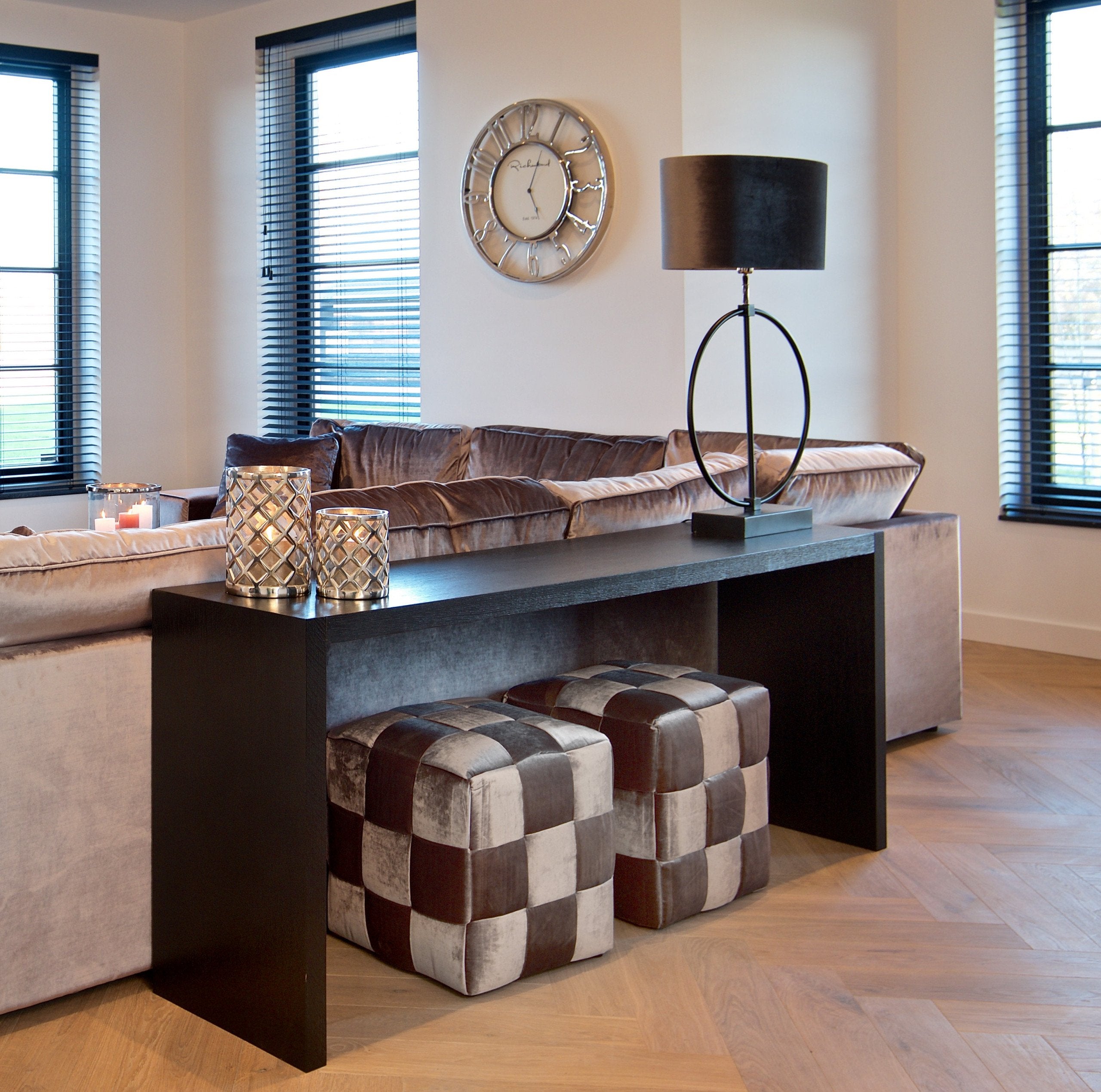 Console Oakura black