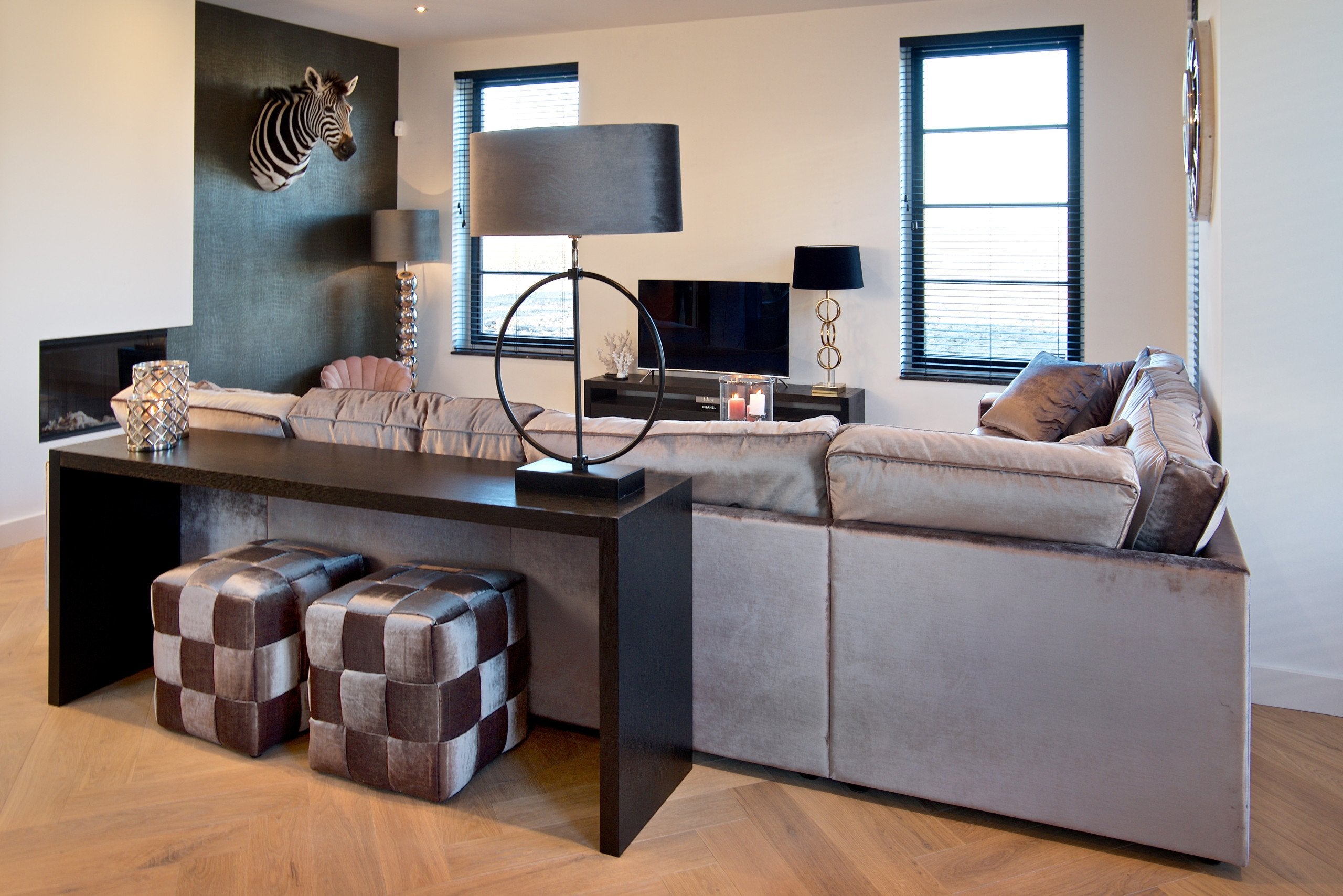 Console Oakura black