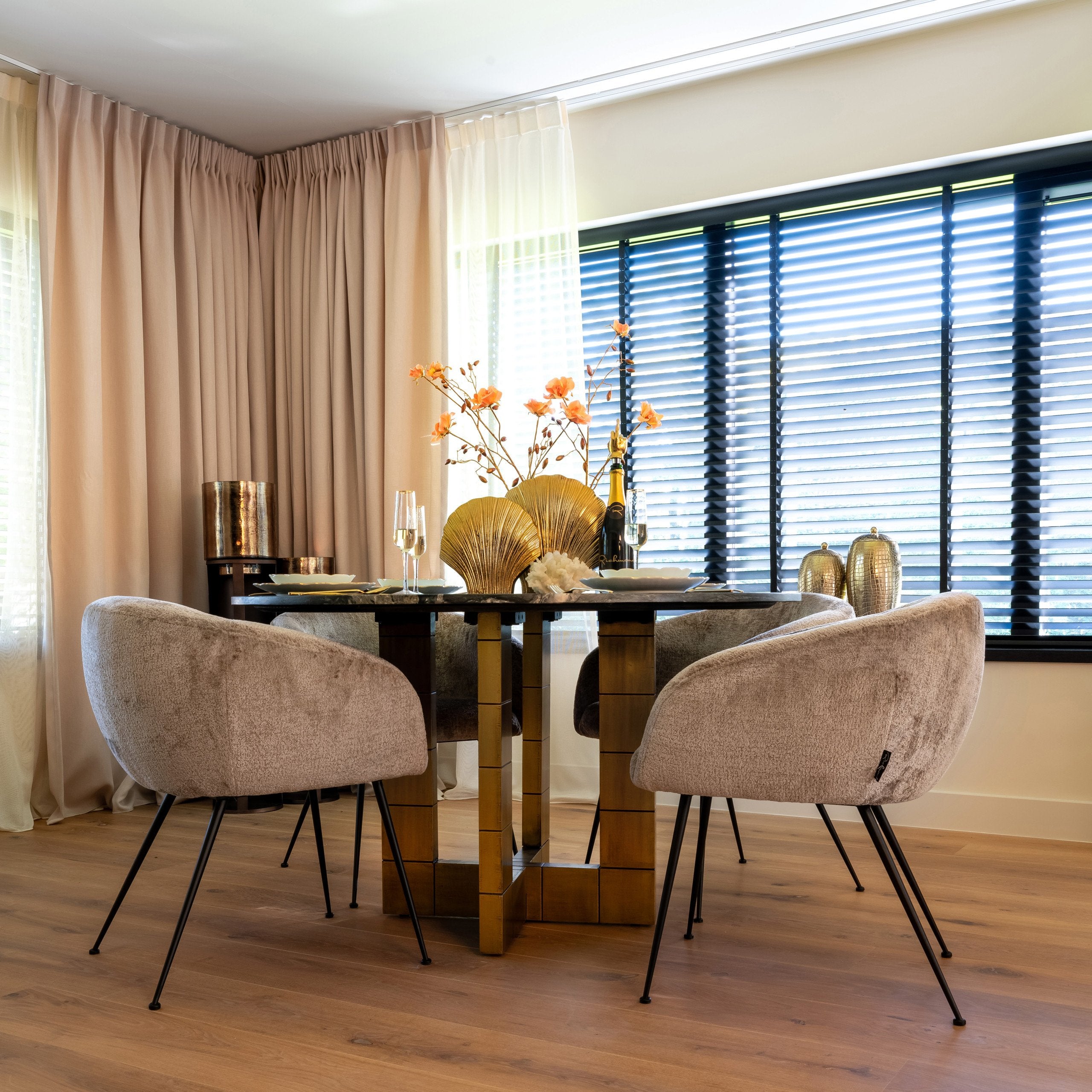 Dining table Collada black/gold 130Ø