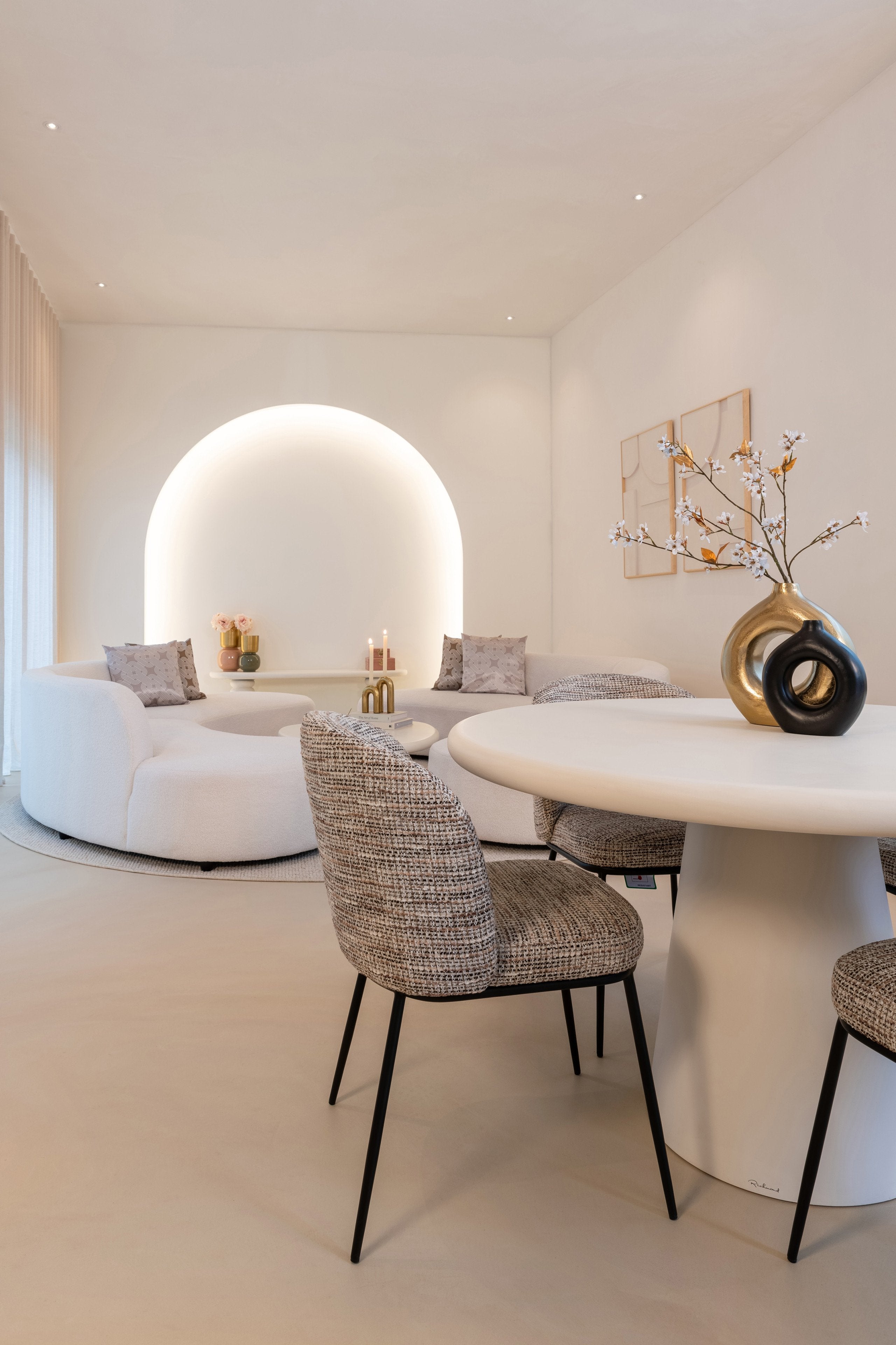 Dining table Bloomstone white 130Ø