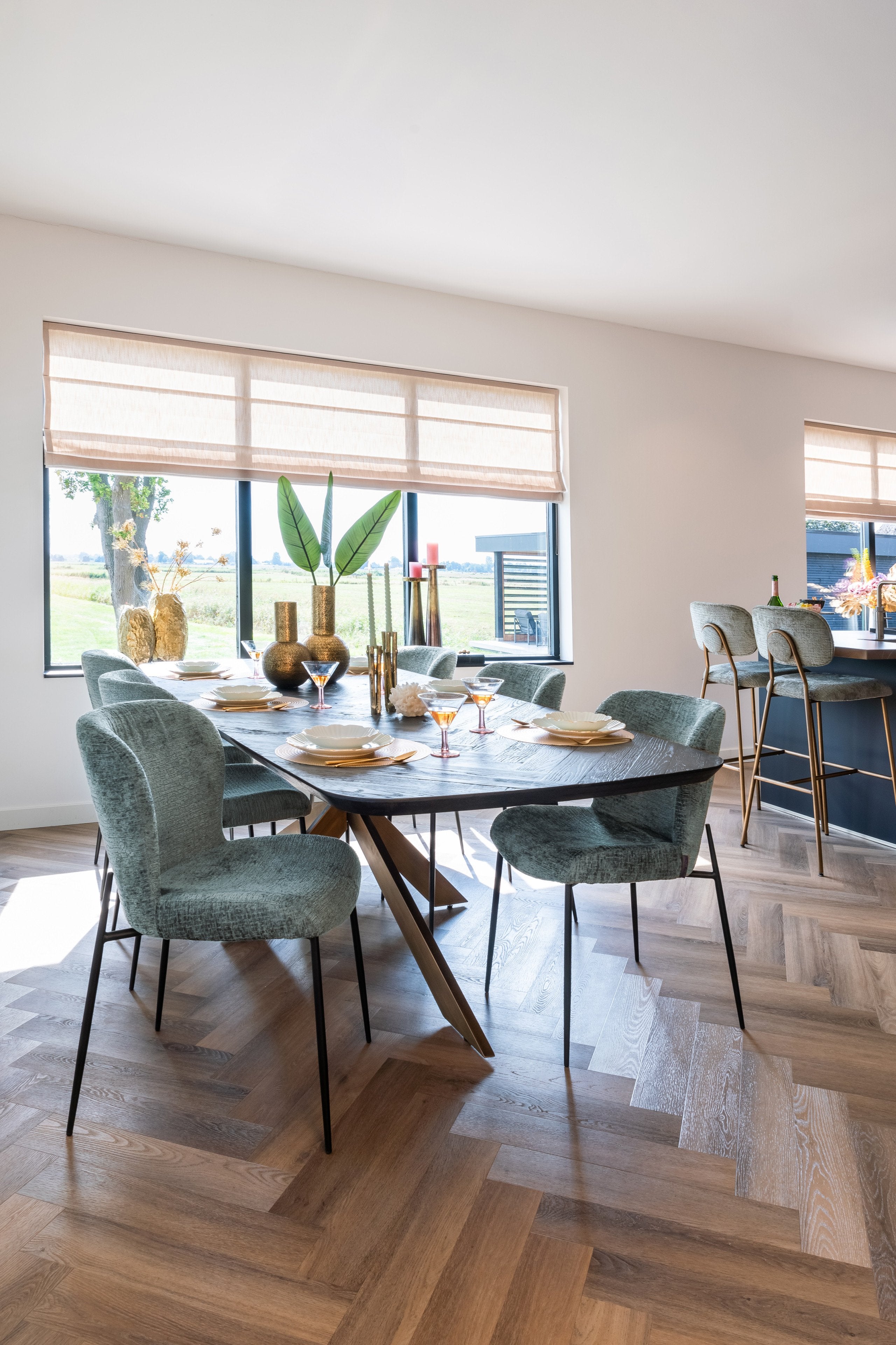 Dining table Hayley dark coffee 280