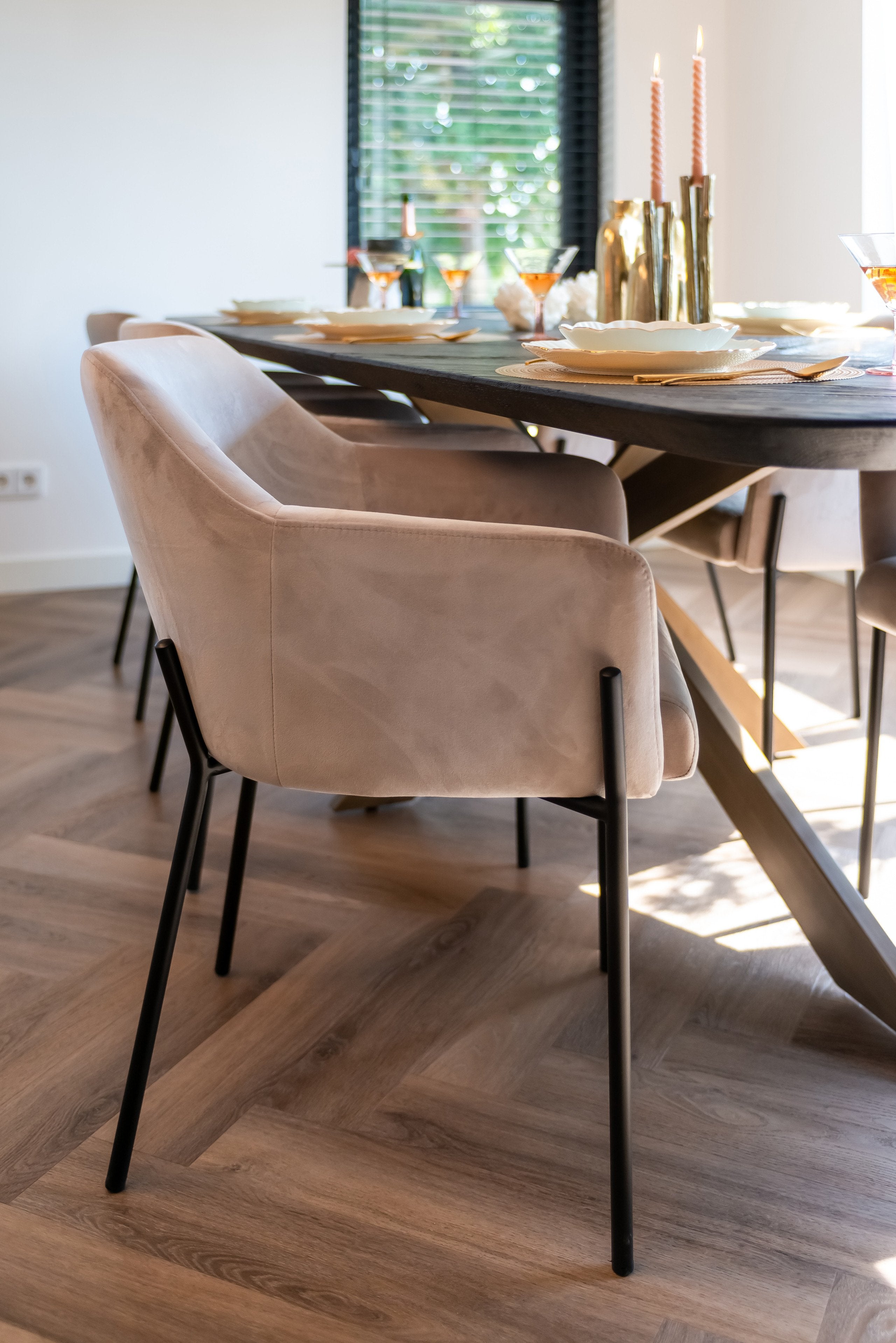 Dining table Hayley dark coffee 280