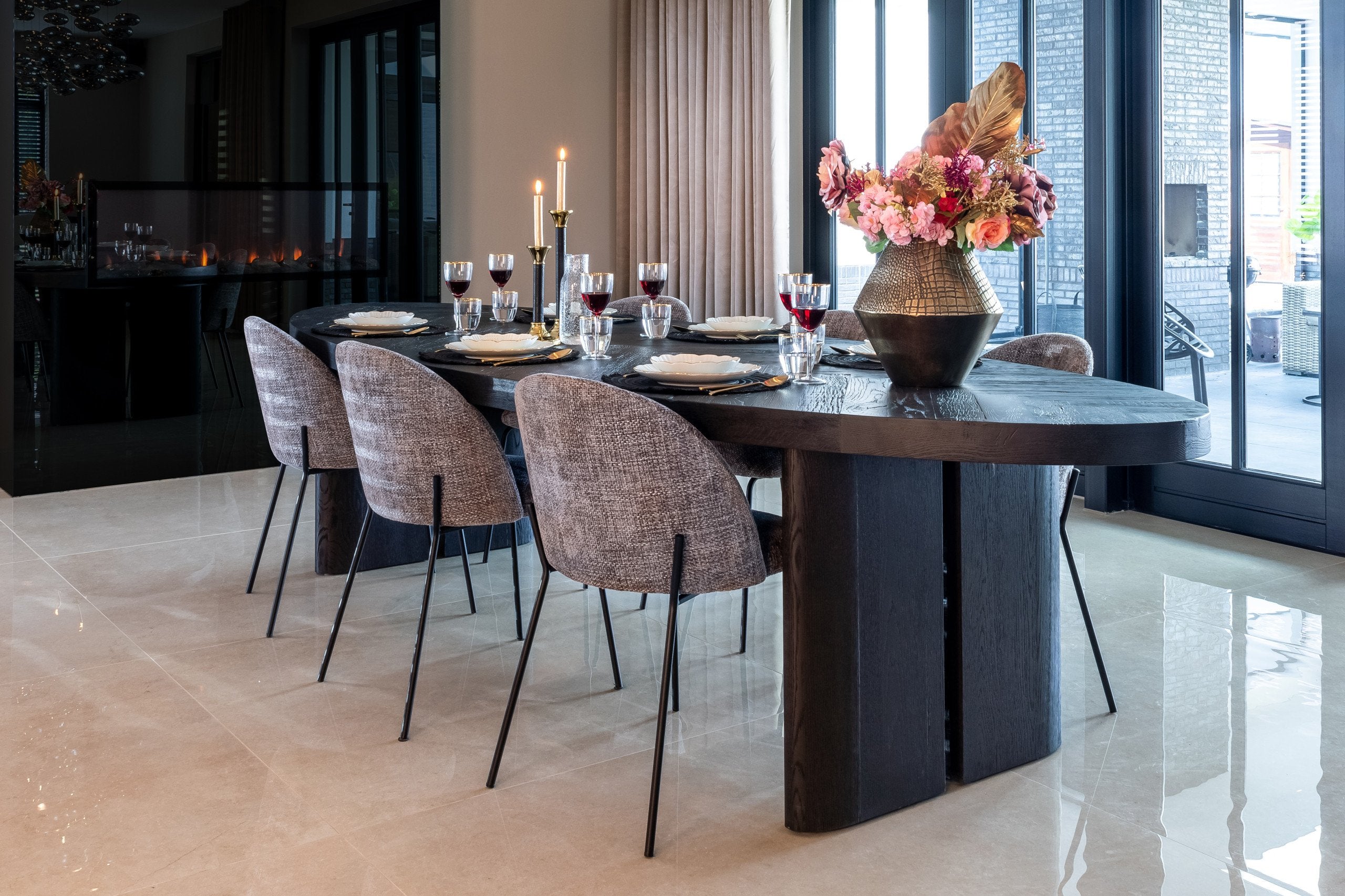 Dining table Lilly dark coffee 330