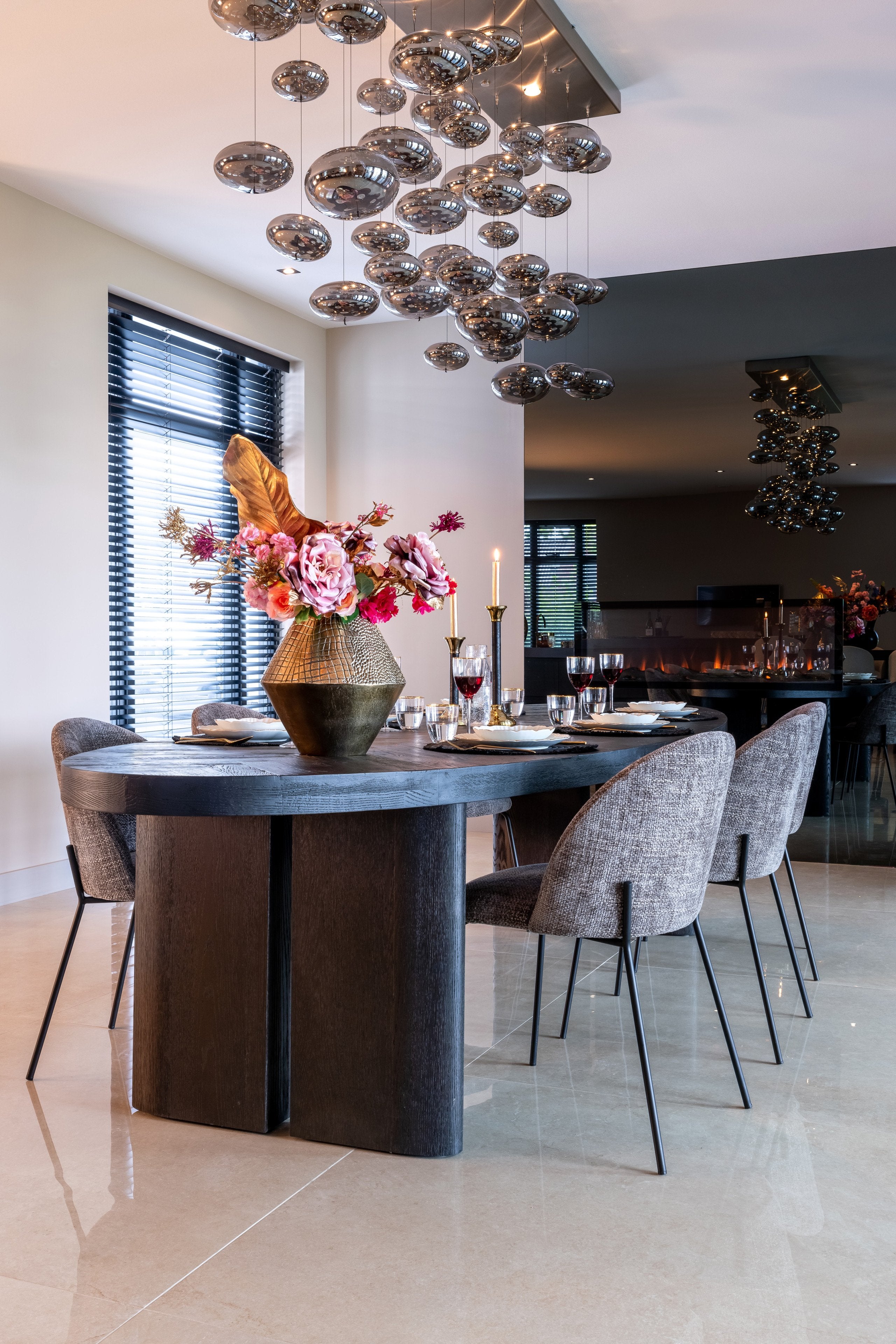 Dining table Lilly dark coffee 330