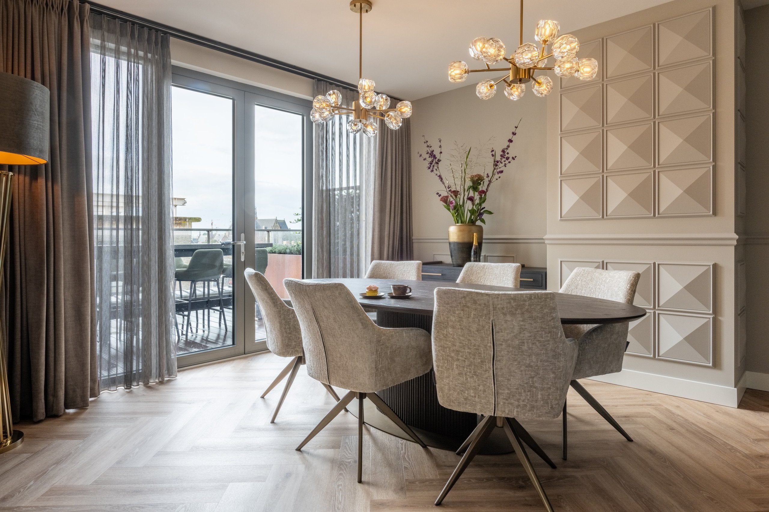 Dining table Luxor brown oval 235