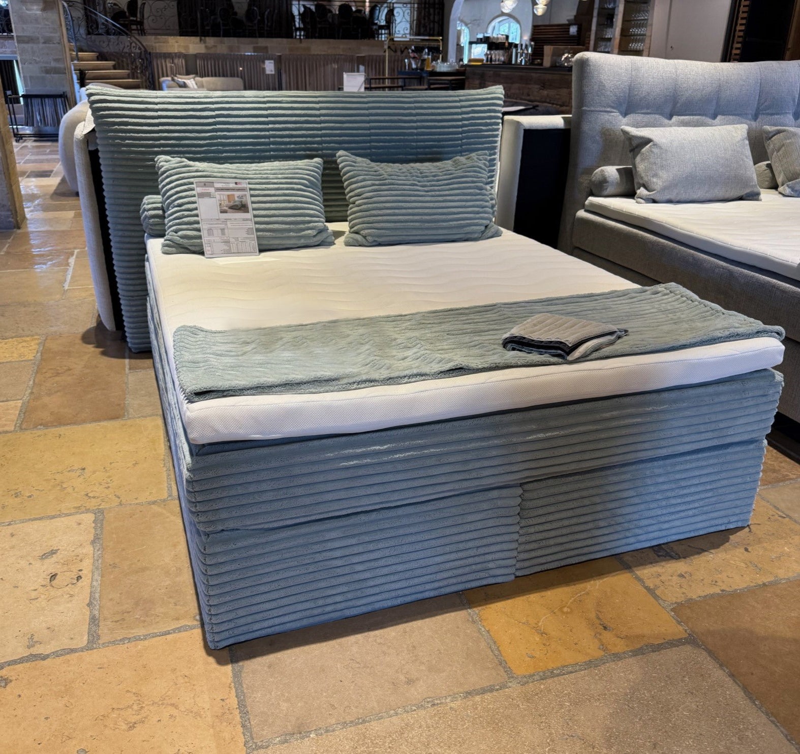Boxspring Pasena – Türkis | Inklusive Lattenrost und Topper