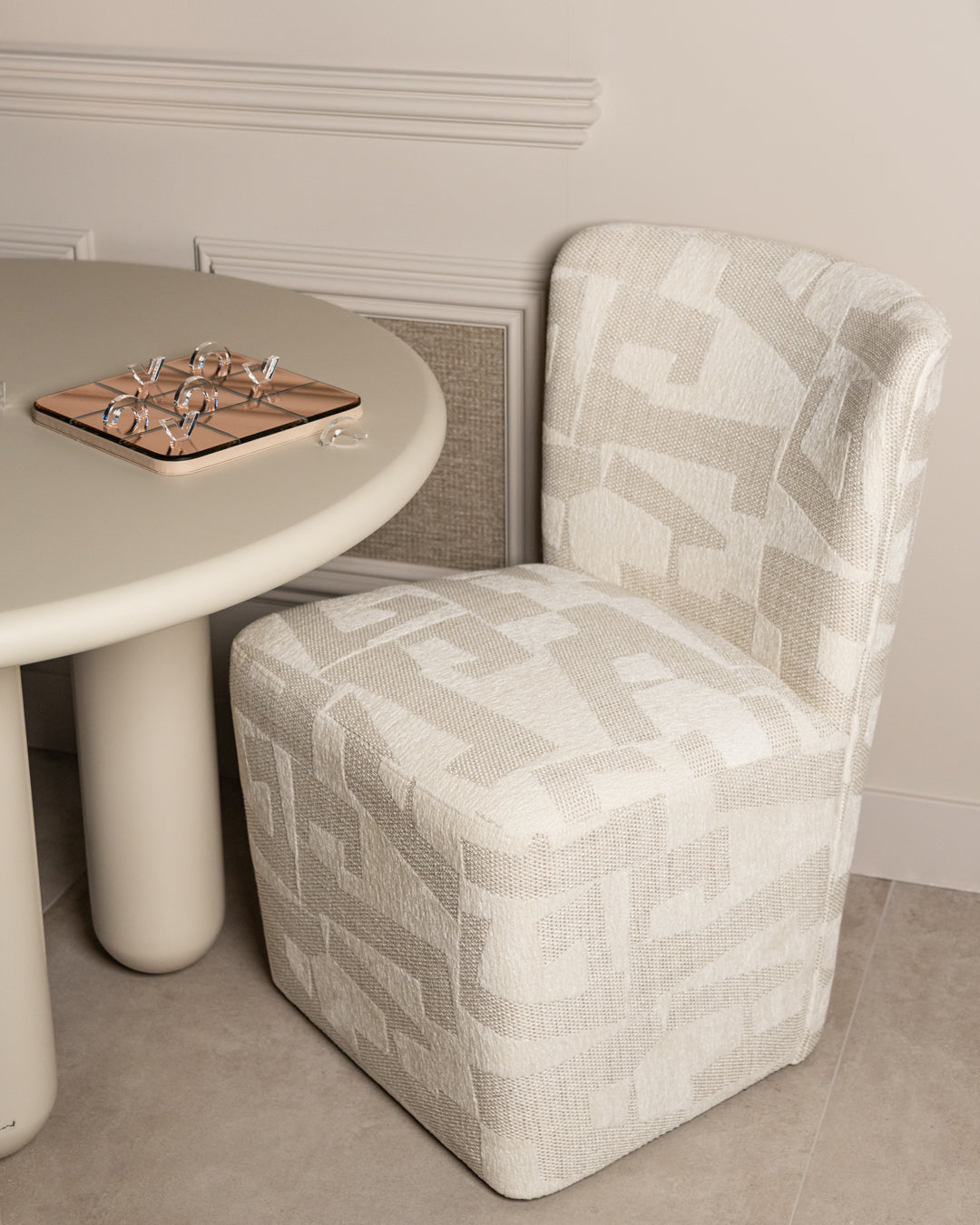 Dining chair Lorain beige graffic on wheels
