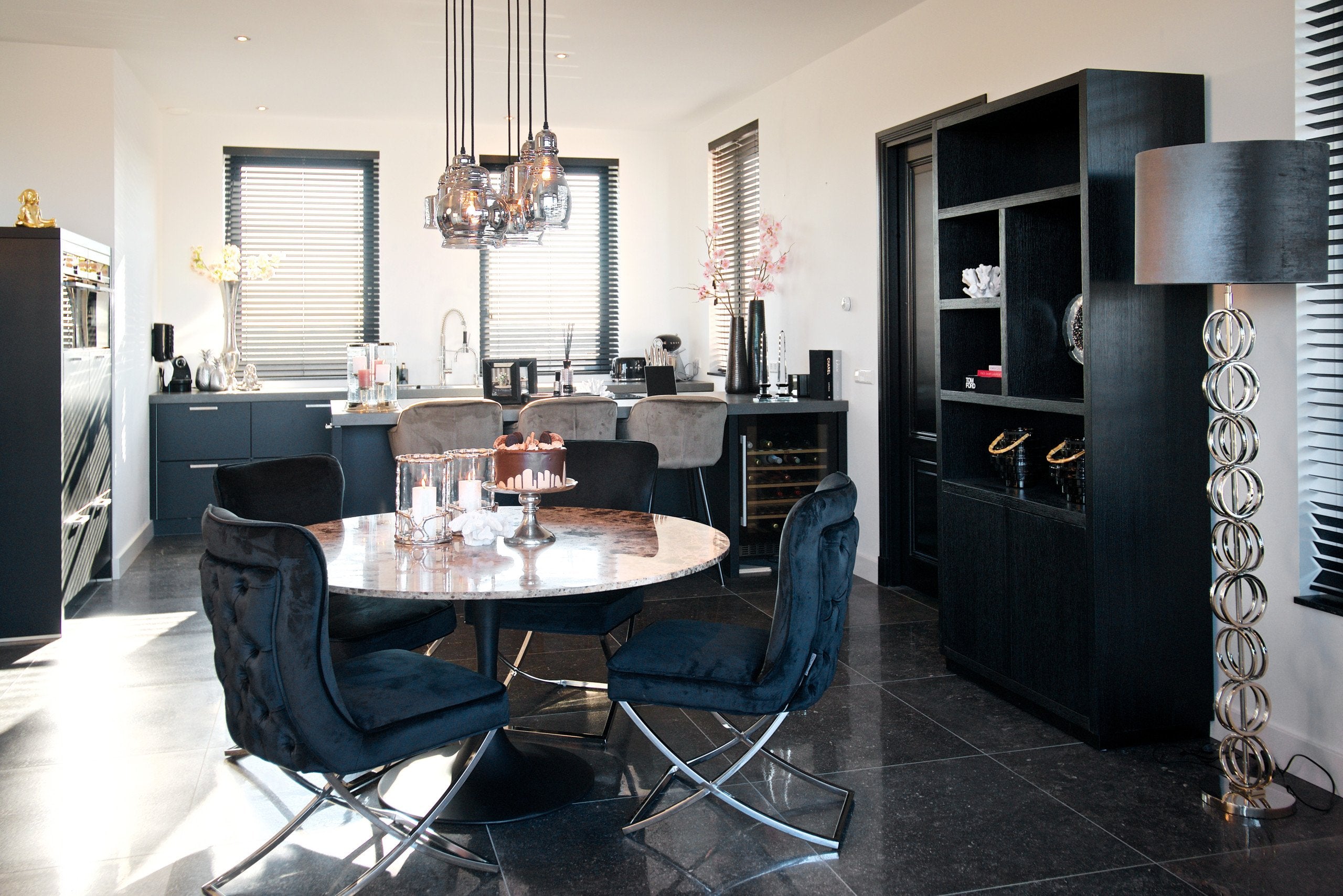 Display cabinet Oakura black