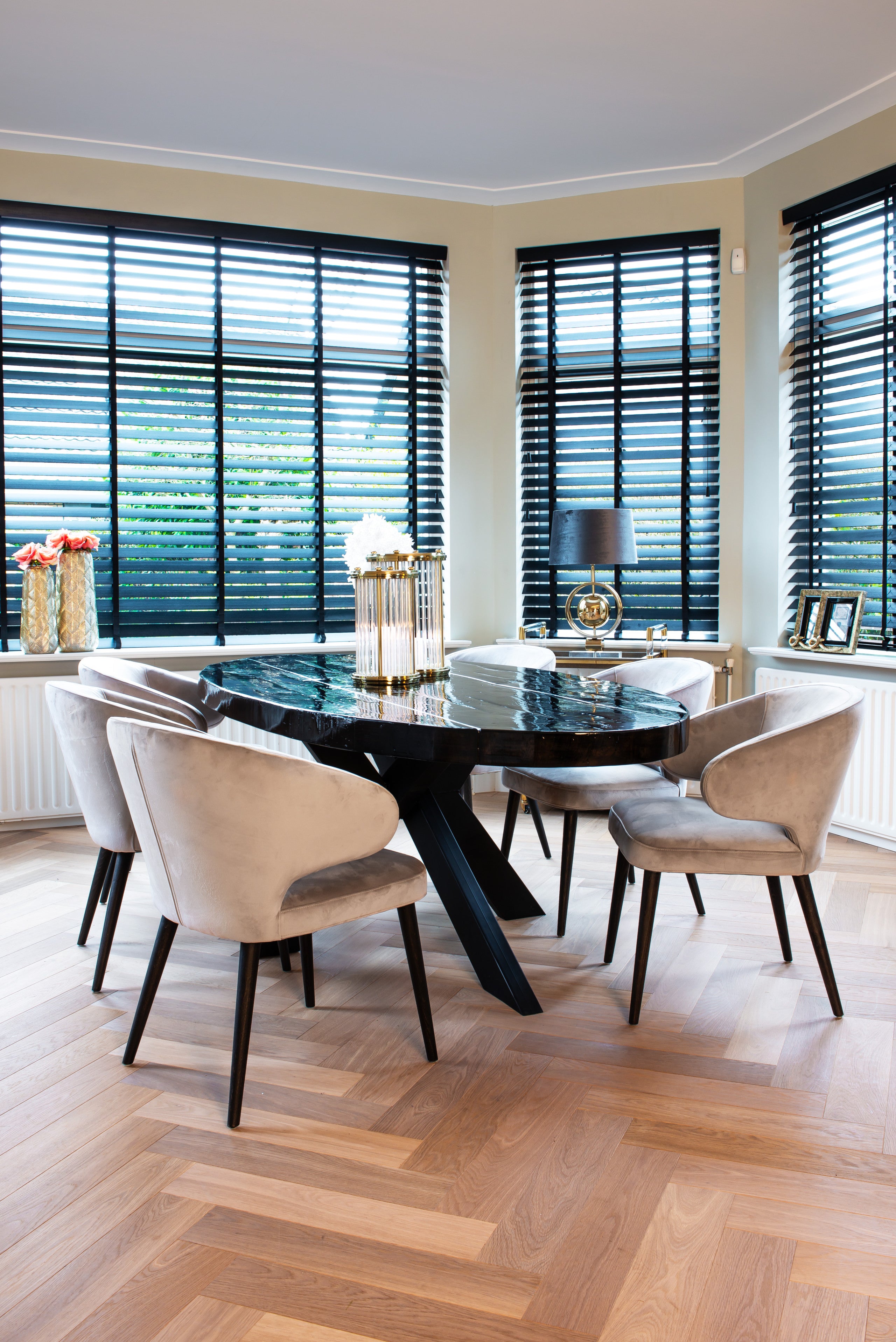 Dining table Spider black base