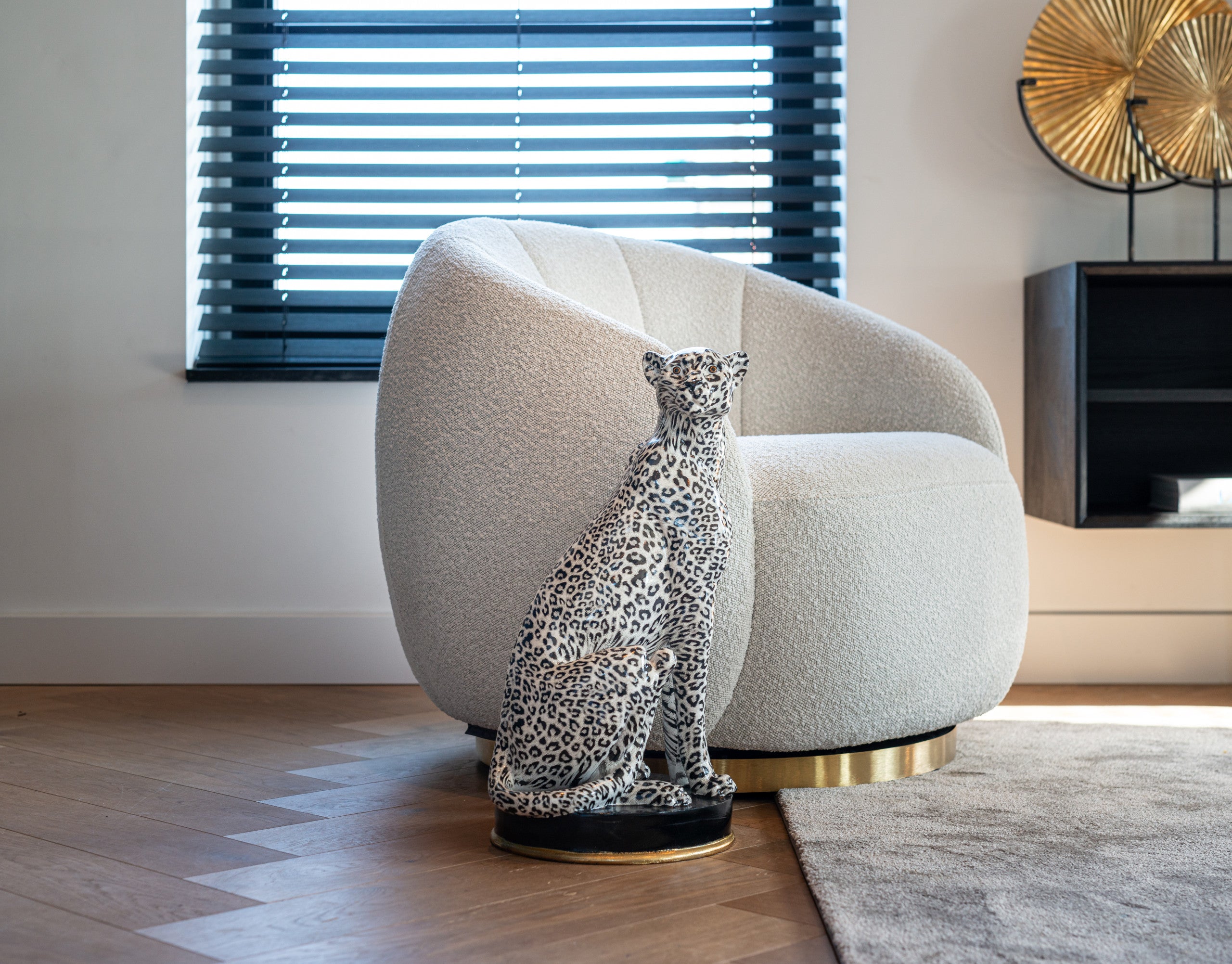 Lounge chair Jago white bouclé swivel