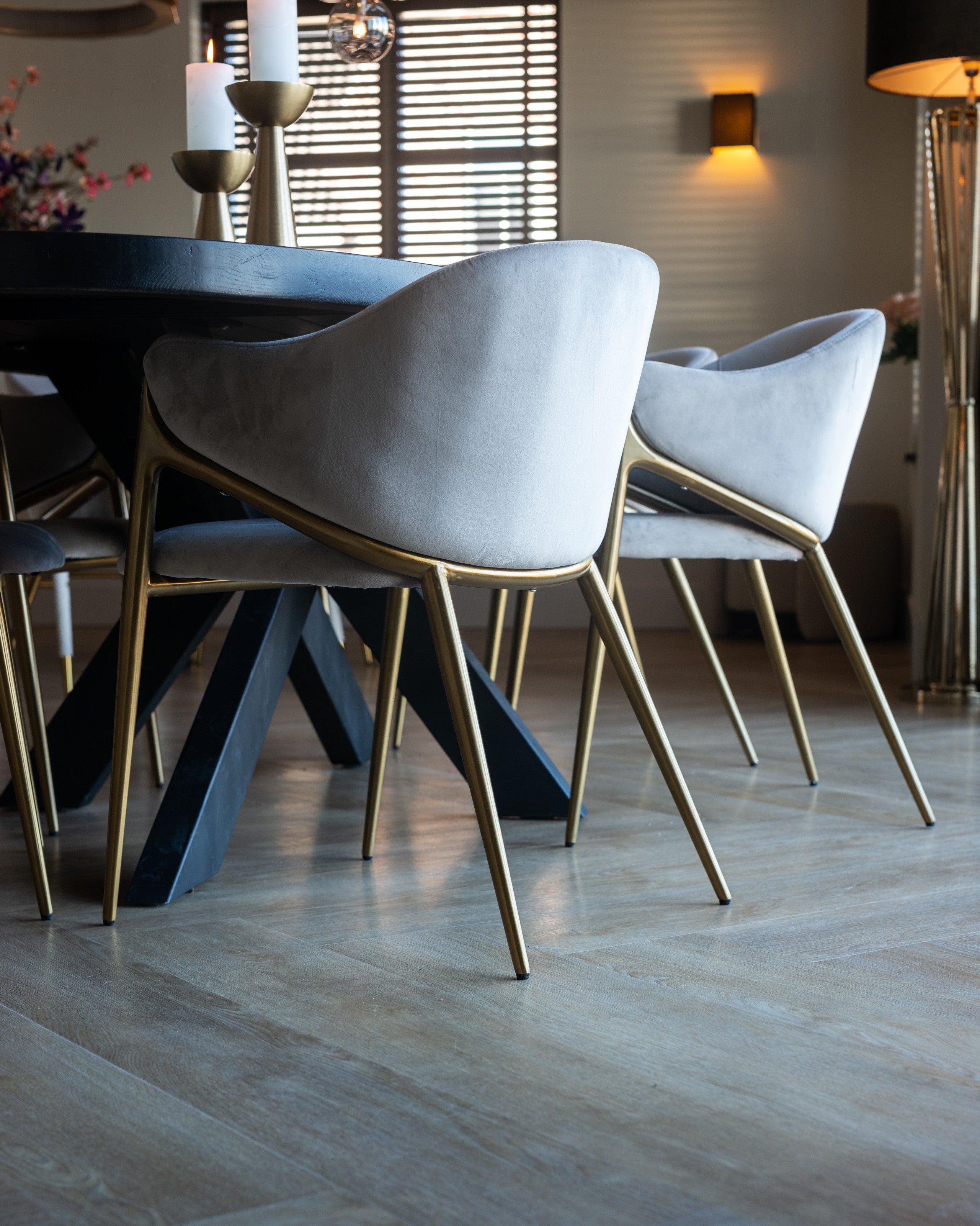 Dining chair Gwen khaki velvet fire retardant