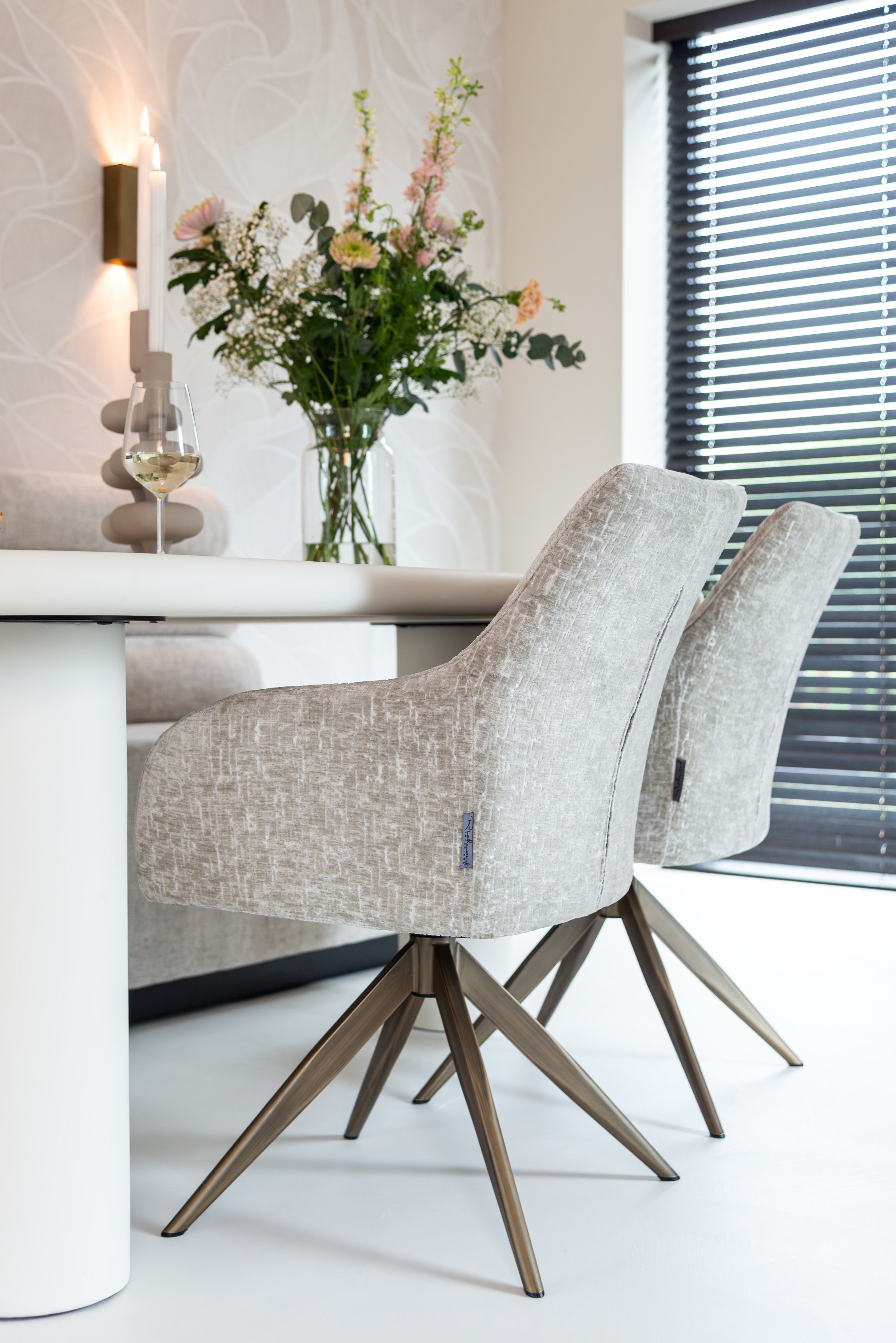 Dining table Bloomstone white 235
