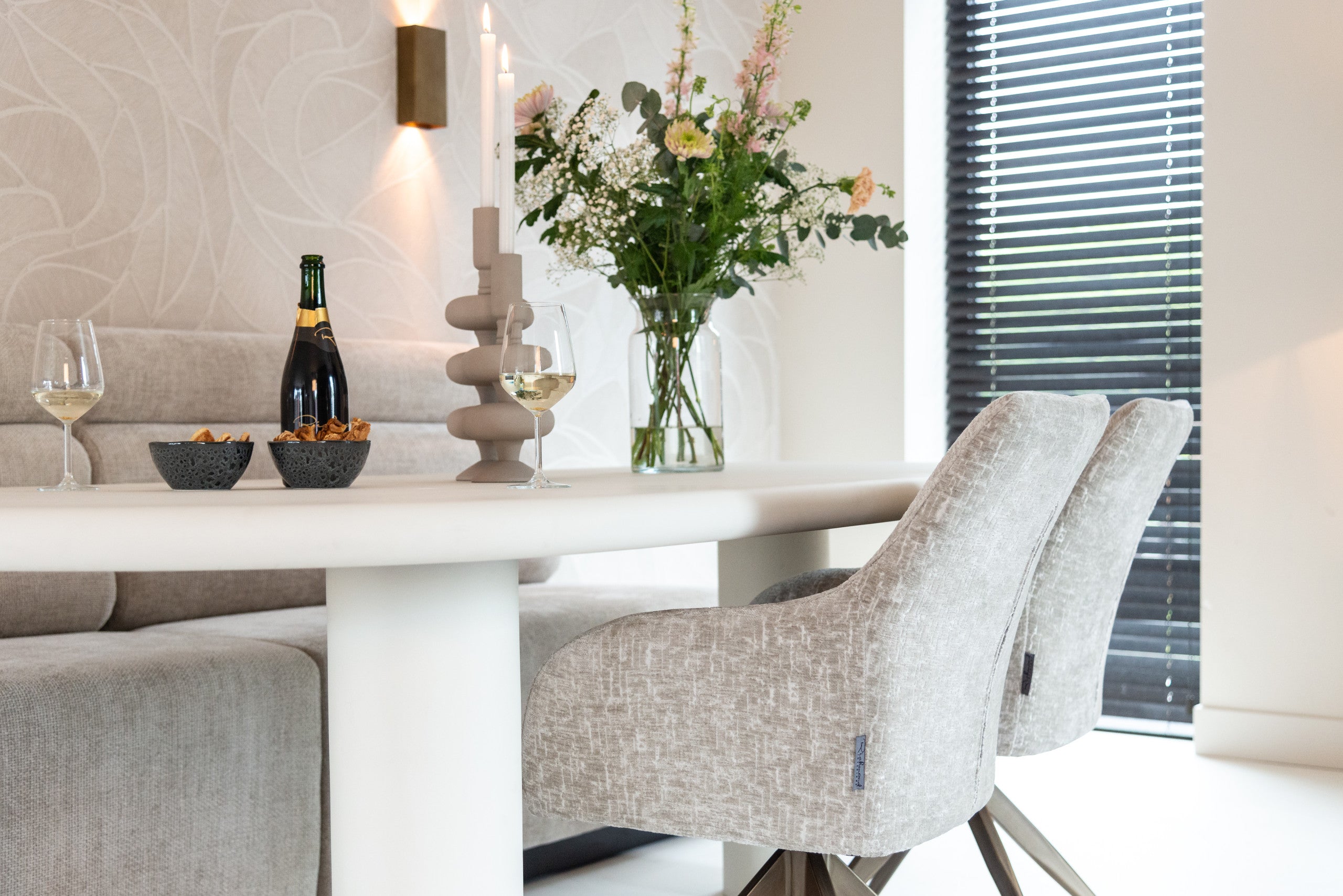 Dining table Bloomstone white 235