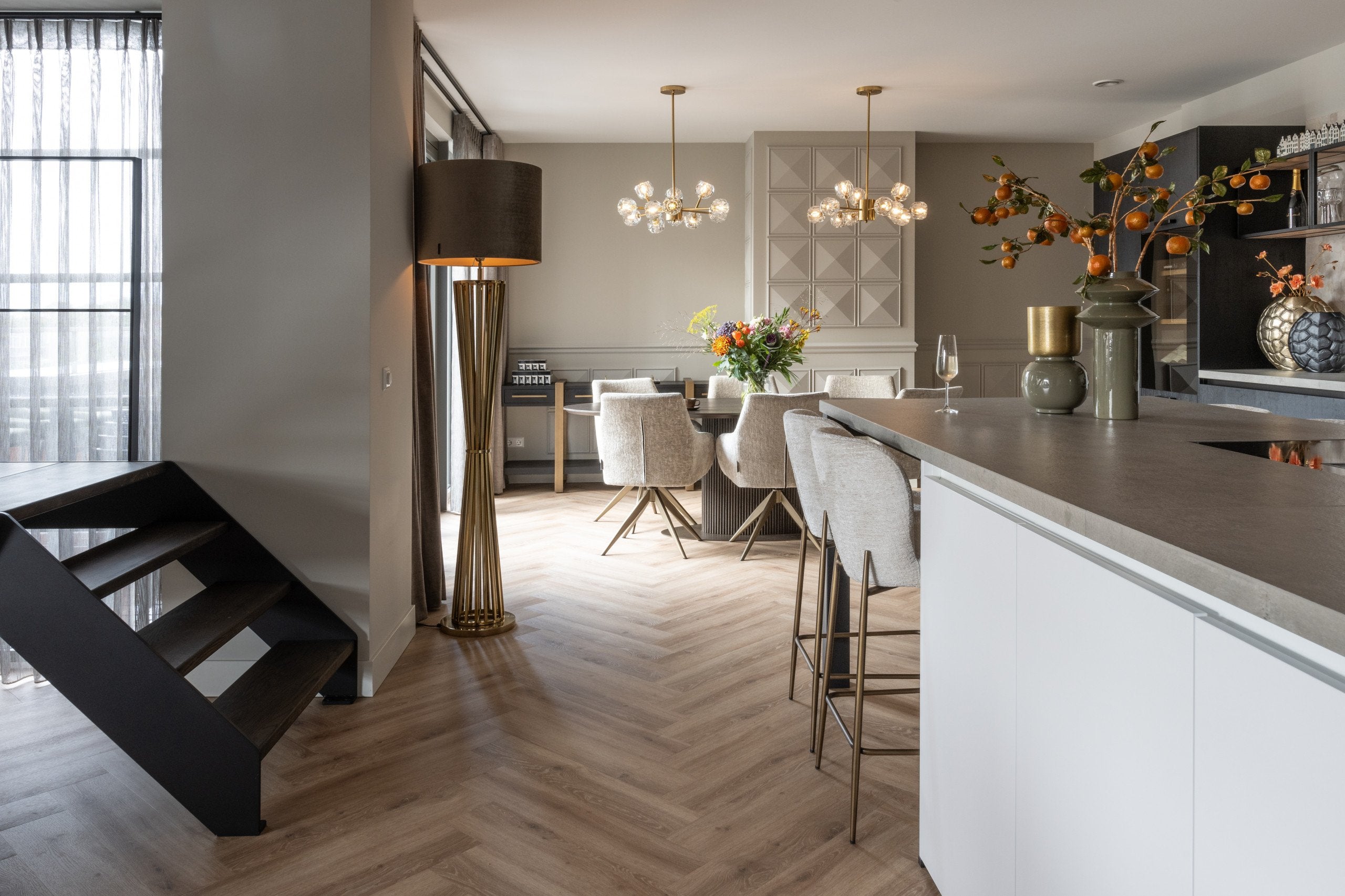 Dining table Luxor brown oval 235