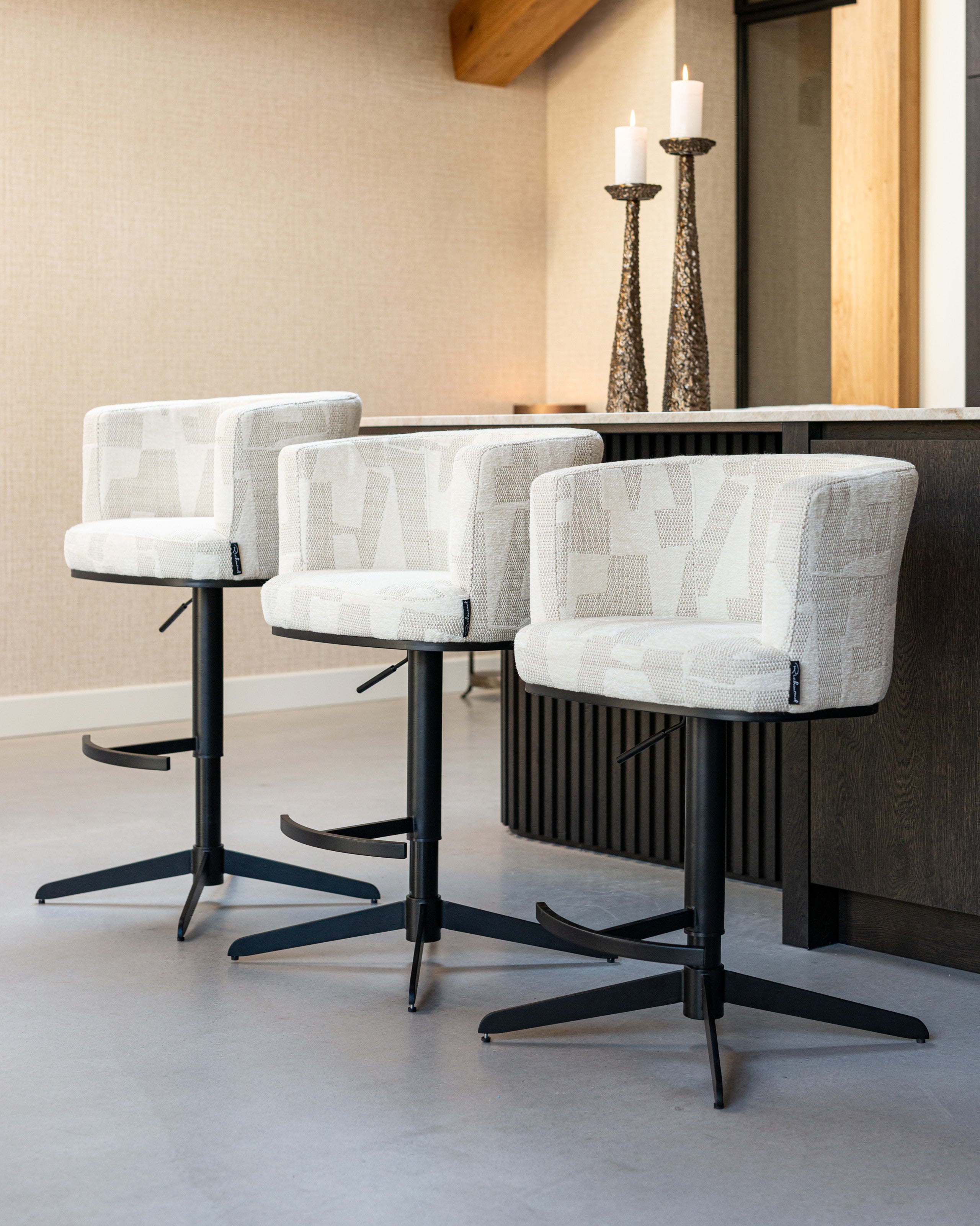 Bar stool Cheyenne beige graffic swivel