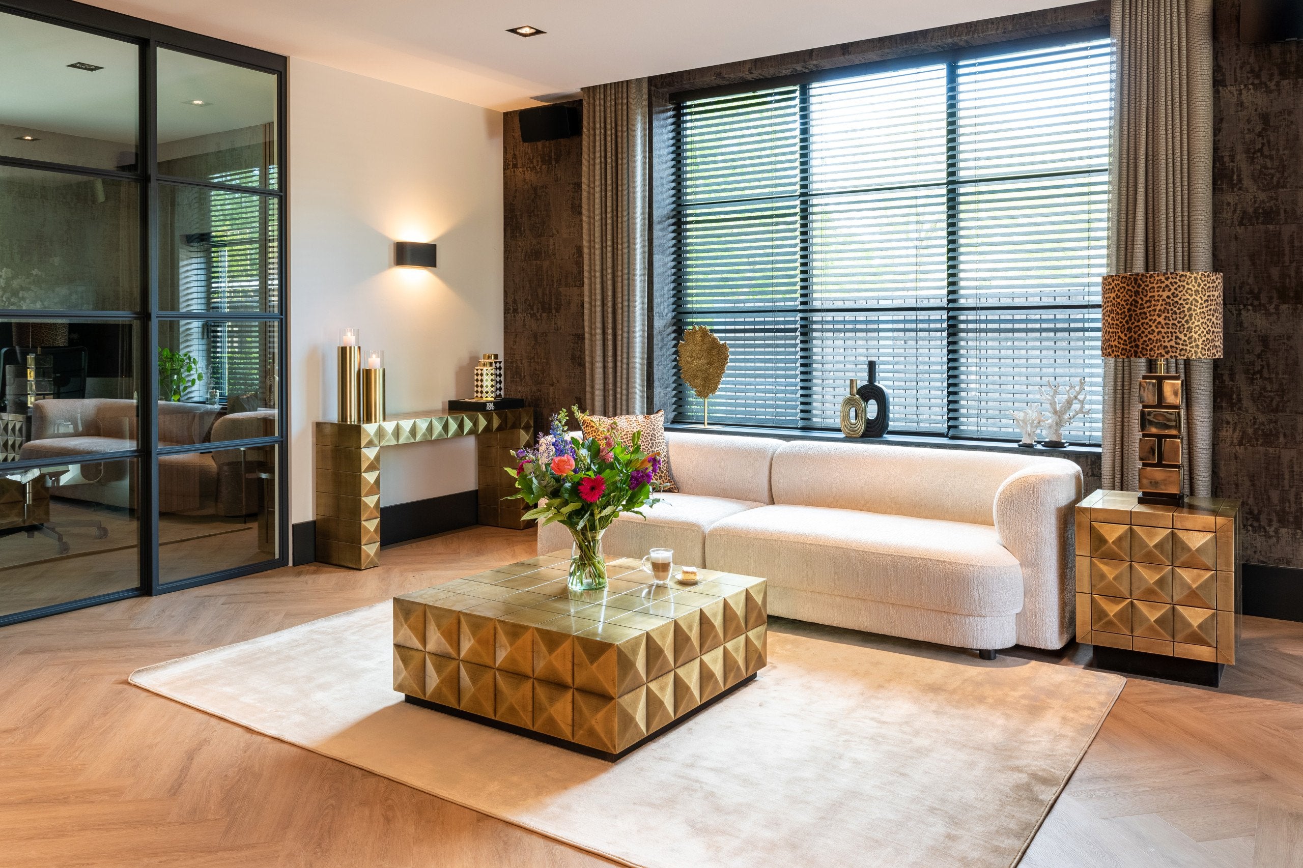 Coffee table Collada brushed gold incl. glass top