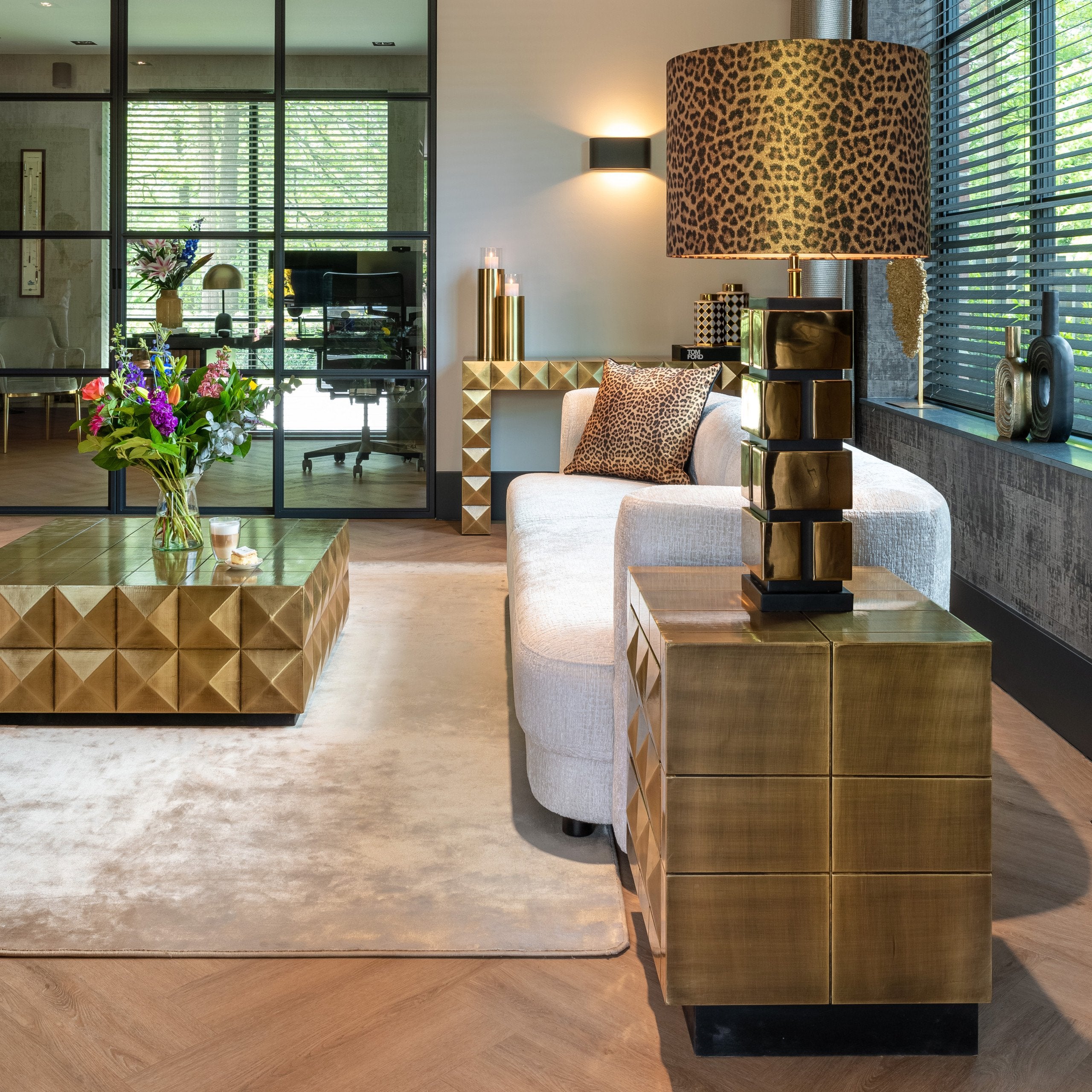 Coffee table Collada brushed gold incl. glass top