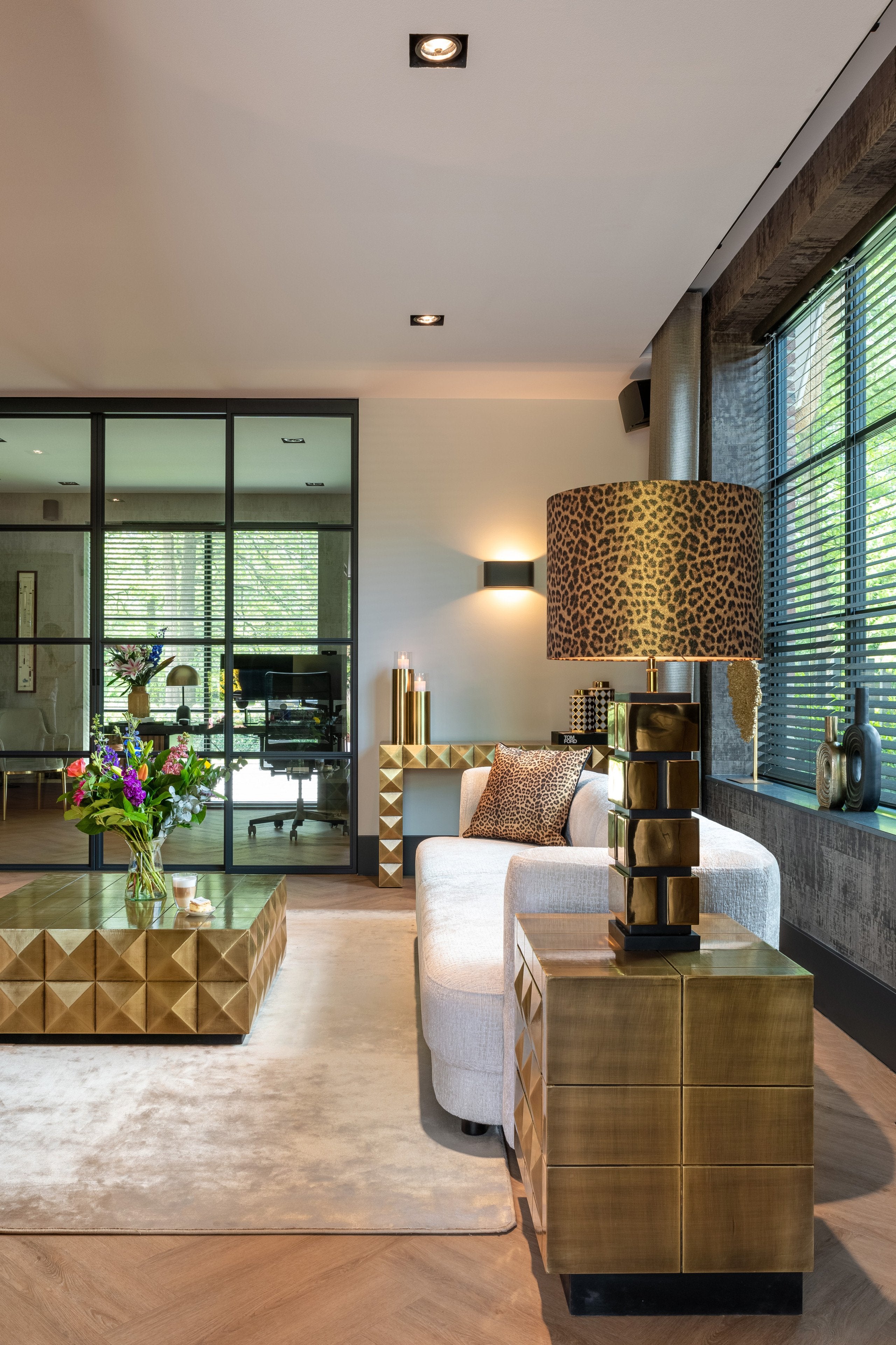 Coffee table Collada brushed gold incl. glass top