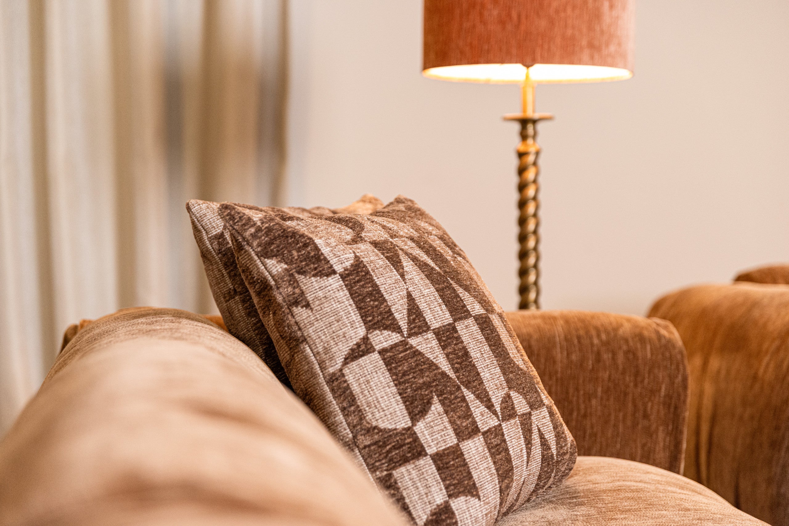 Cushion Aria brown geomatric