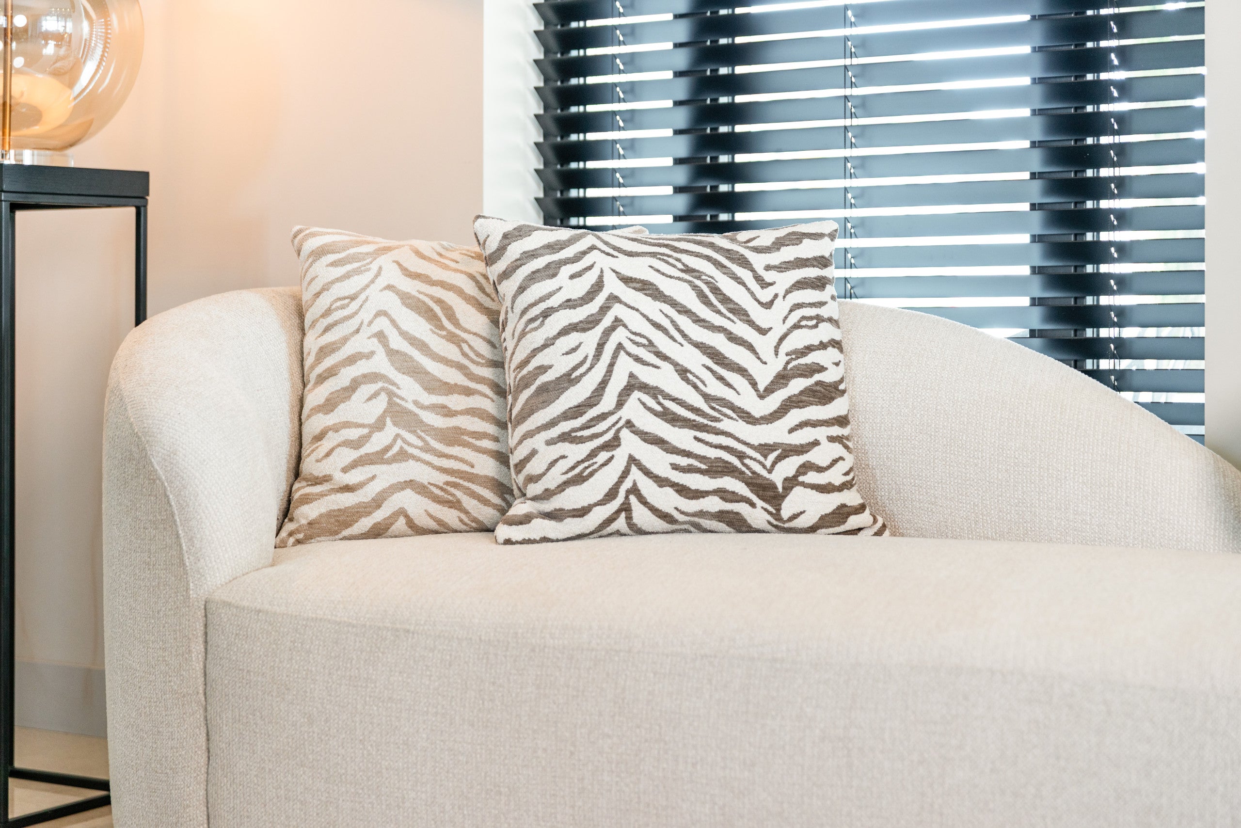Cushion Tara taupe tiger