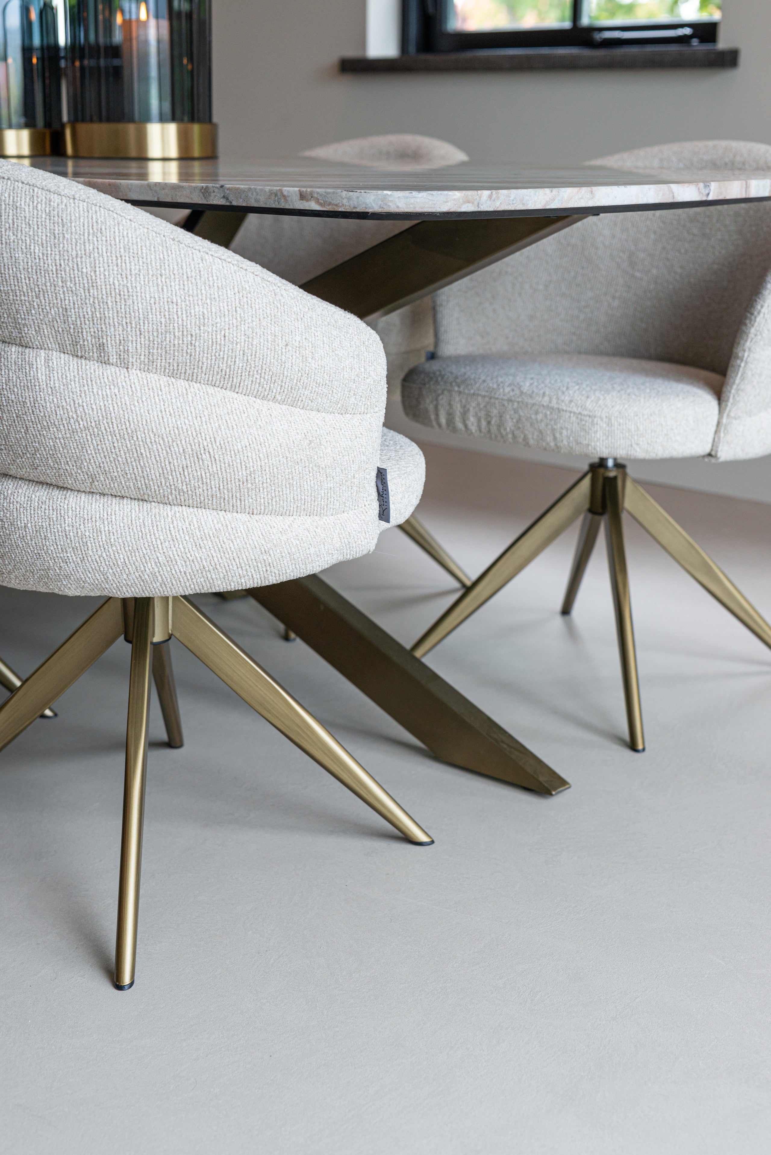 Dining chair Zendaya biscotti swivel fire retardant