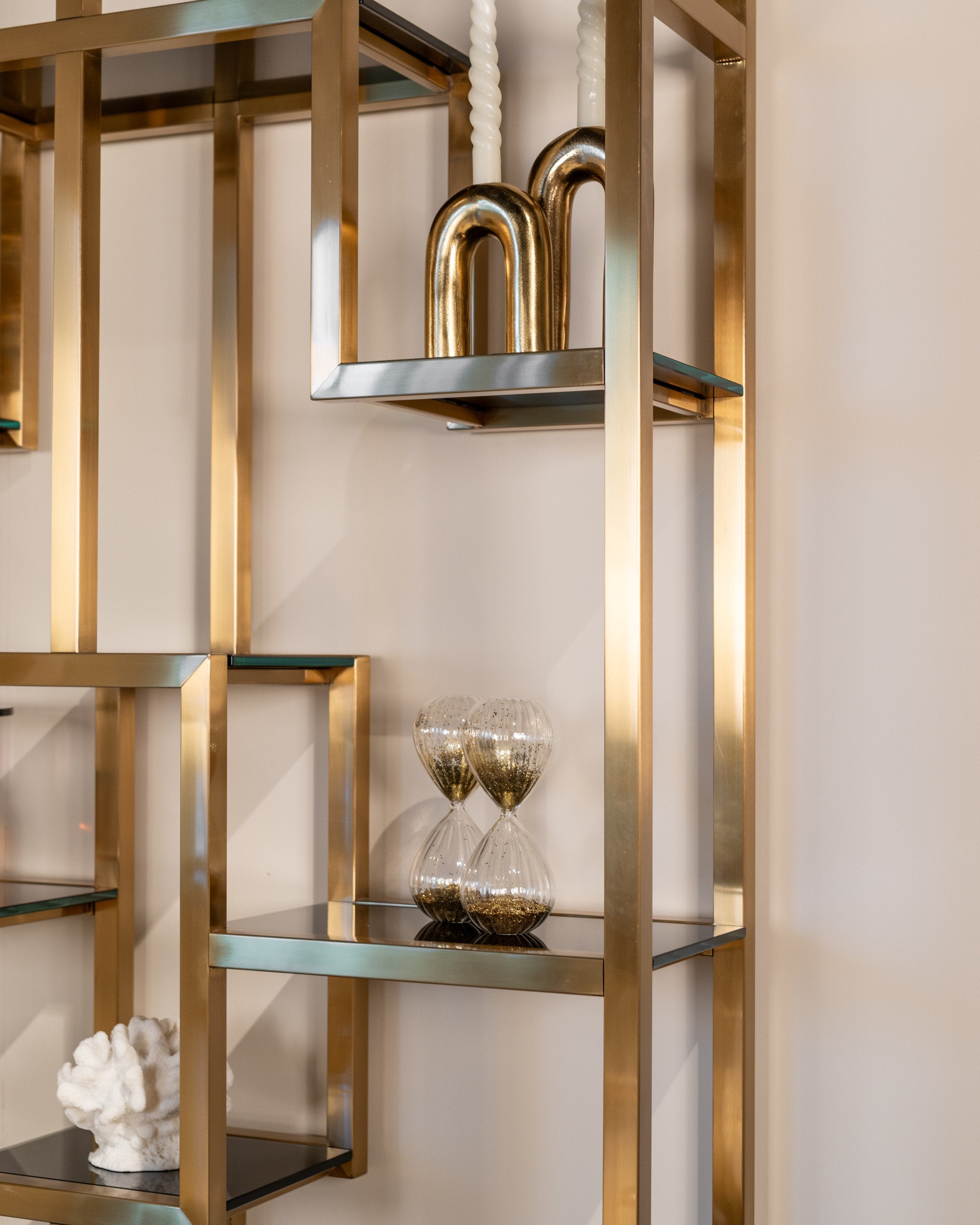 Display cabinet Magnus brushed gold