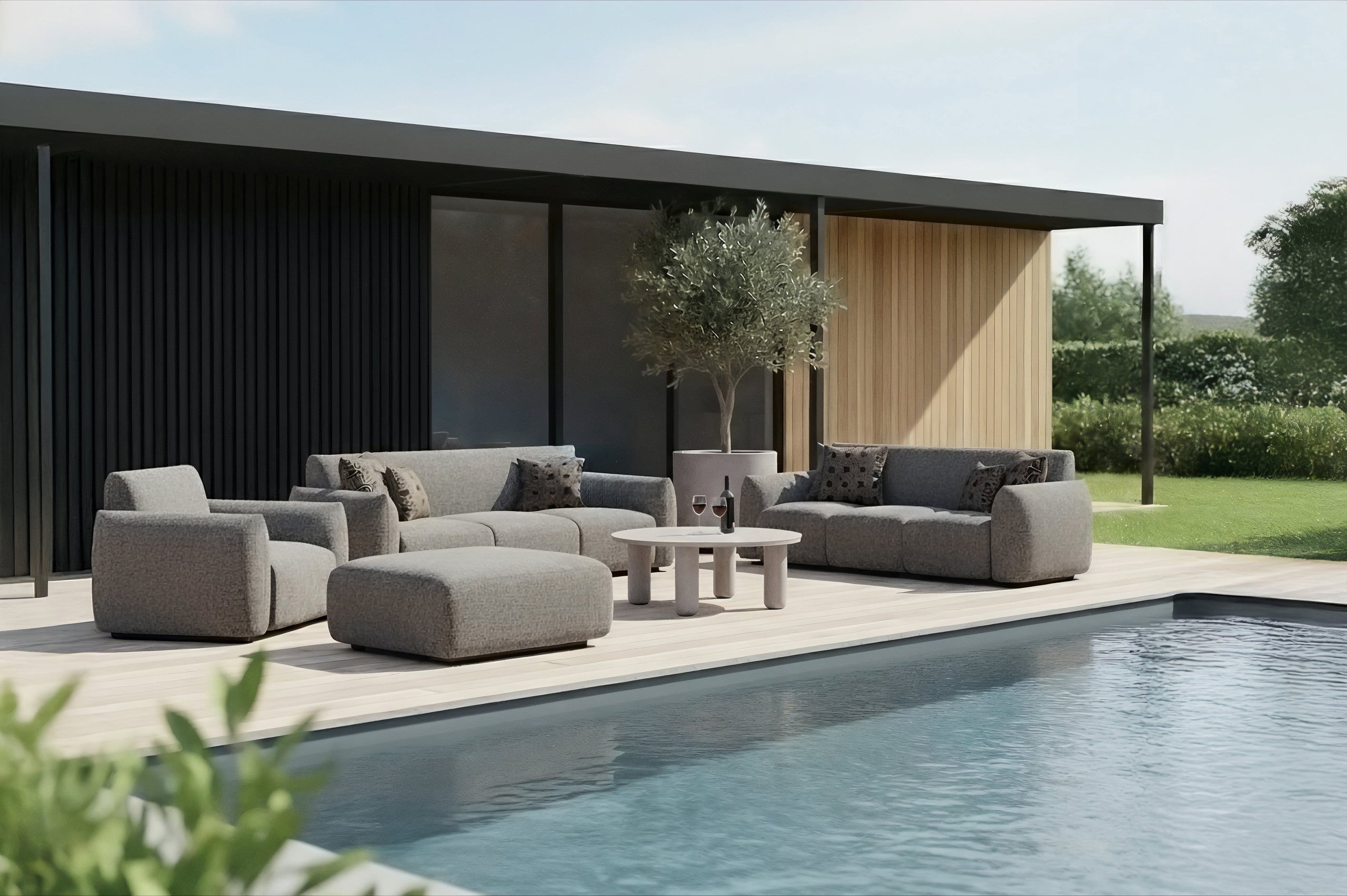 Outdoor coffee table Quinn light beige 86Ø