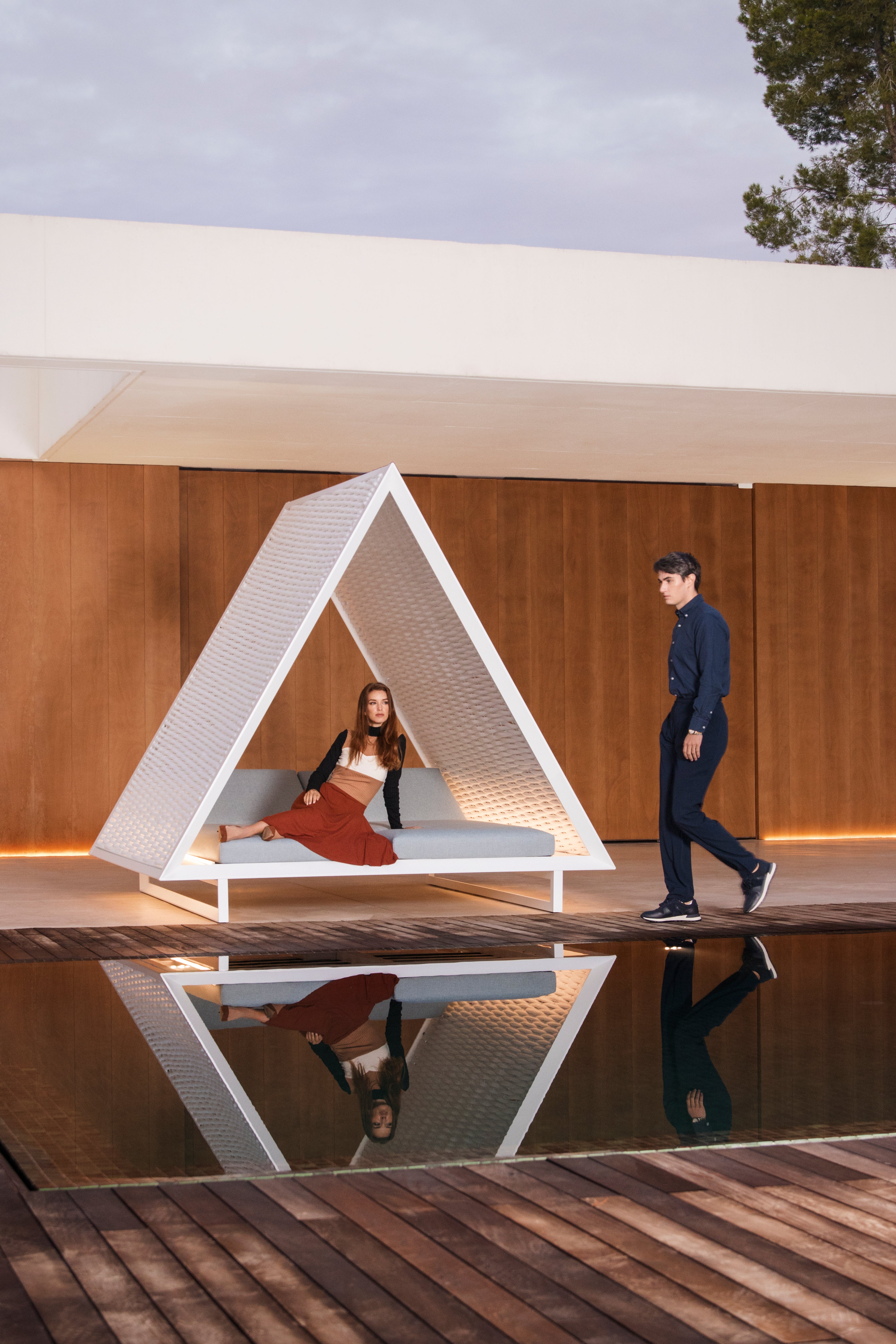 Vineyard Daybed Fabric Roof