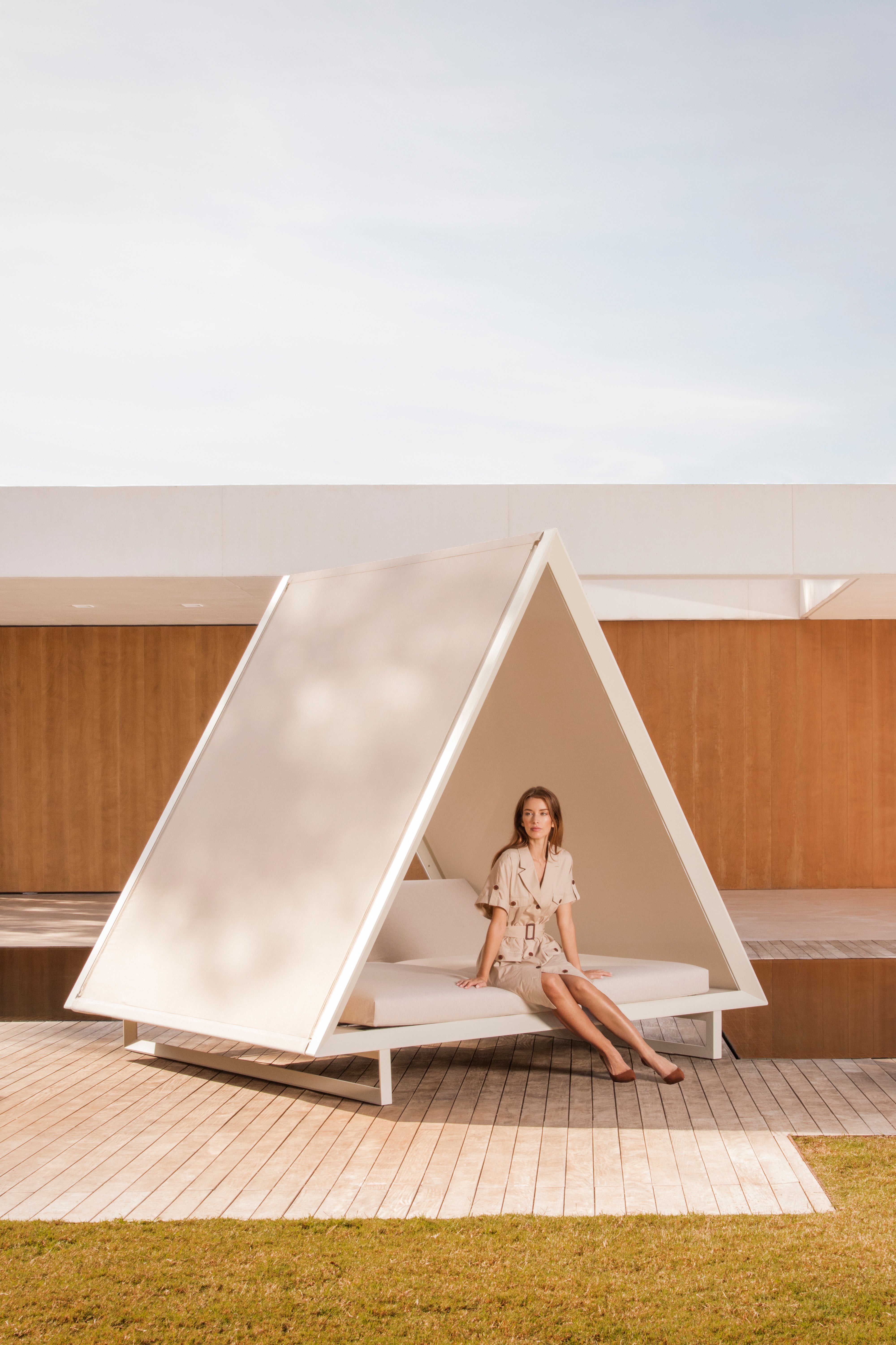 Vineyard Daybed Fabric Roof