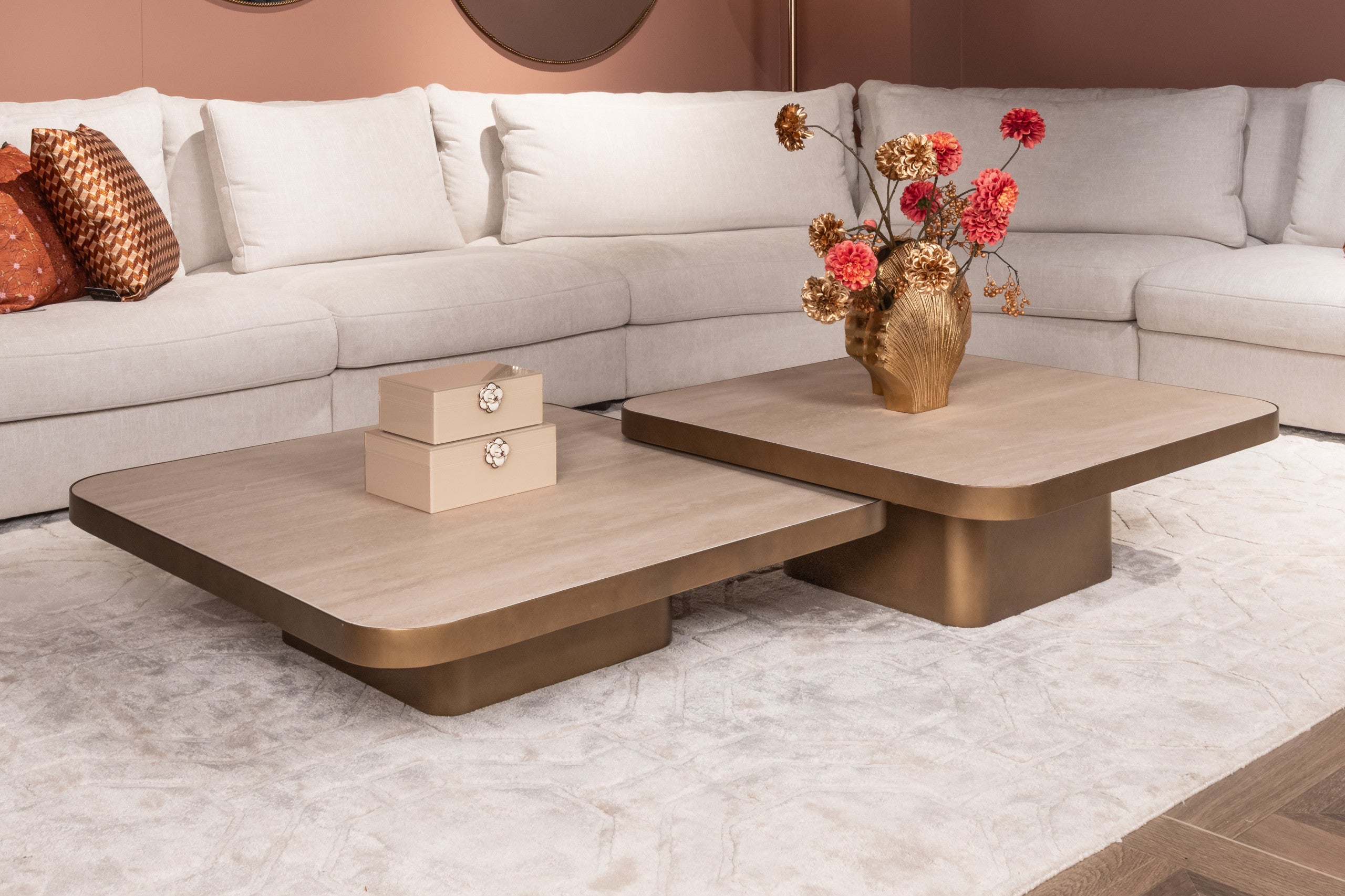 Coffee table Claridge beige 90x90 (cumulus)