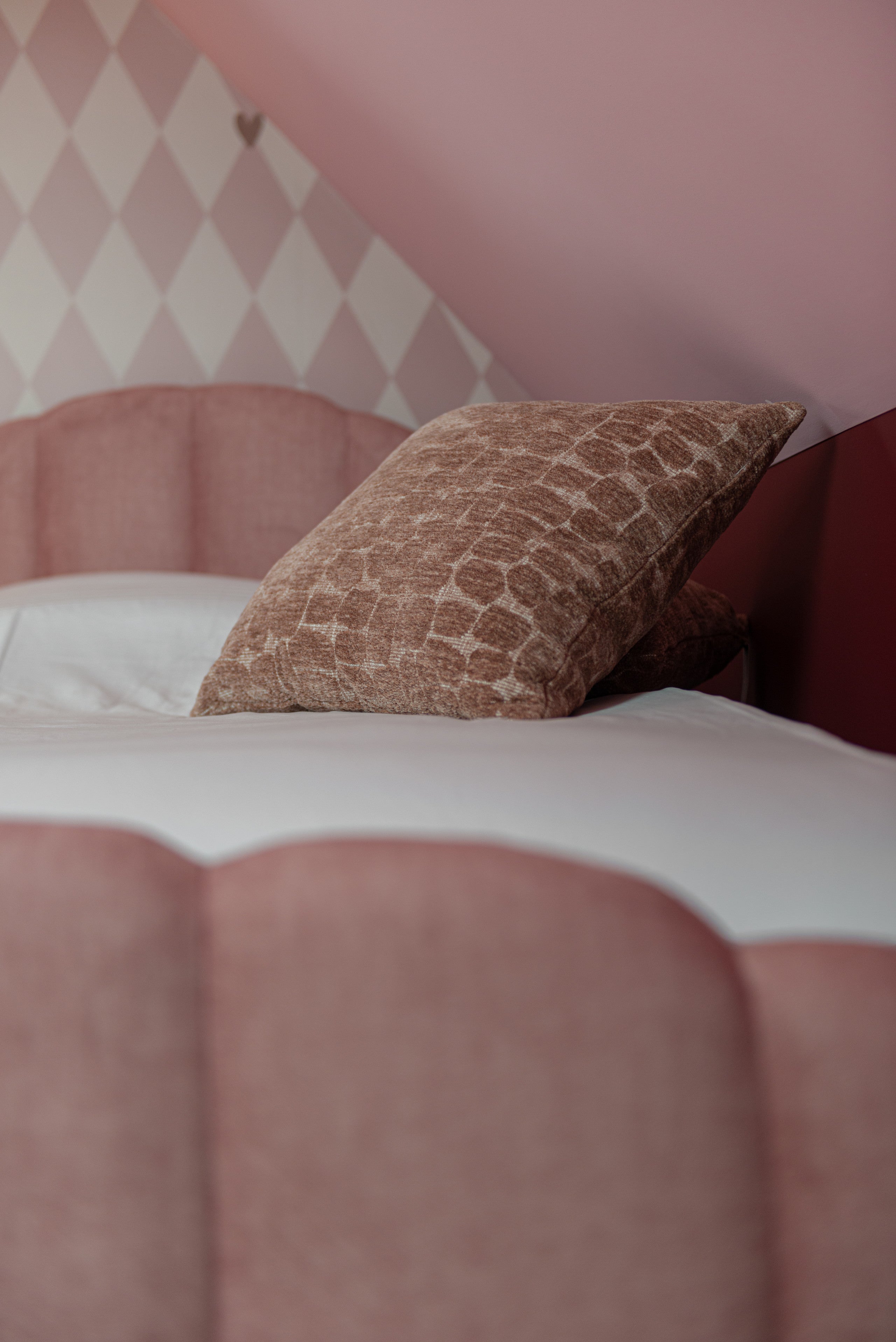 Cushion Veda pale pebble