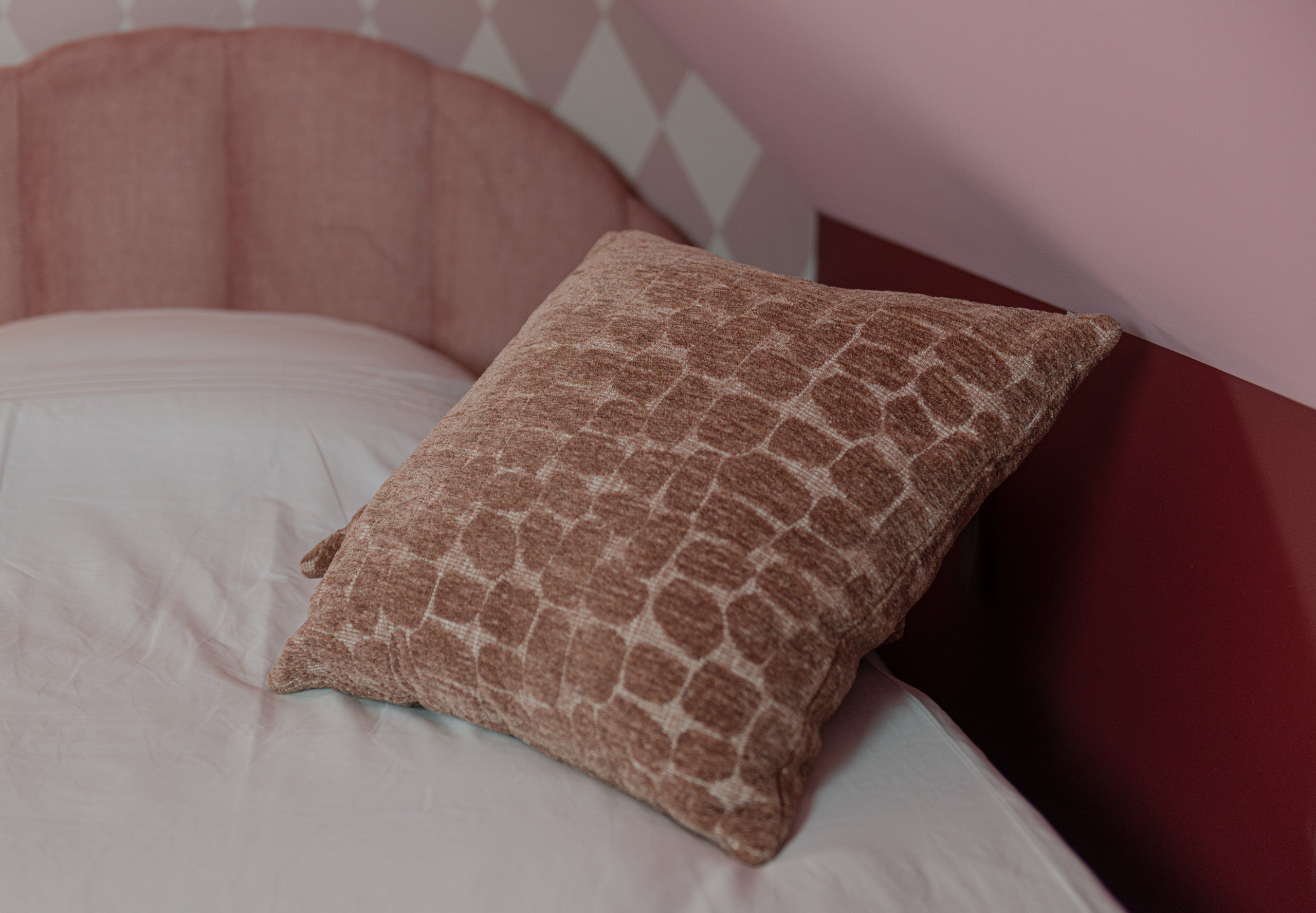 Cushion Veda pale pebble