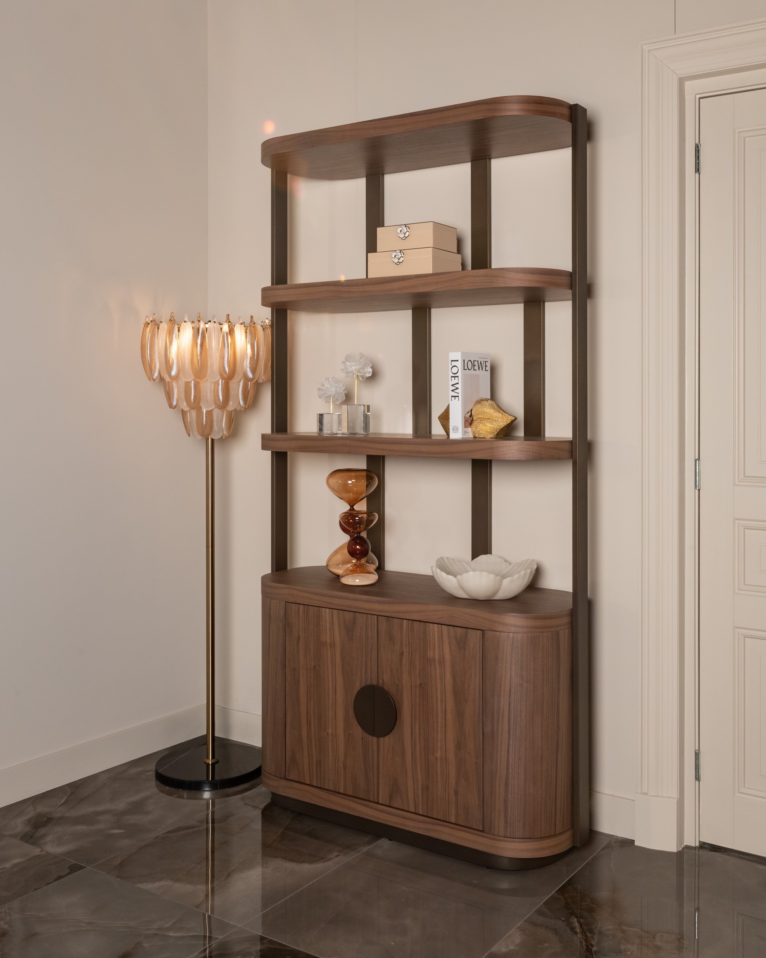 Display cabinet Windsor walnut