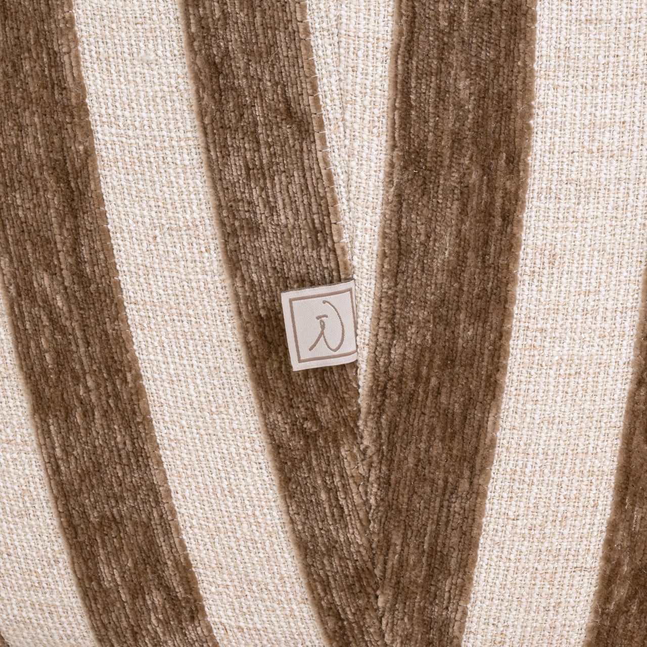 Sofa Luxandra stripes sand