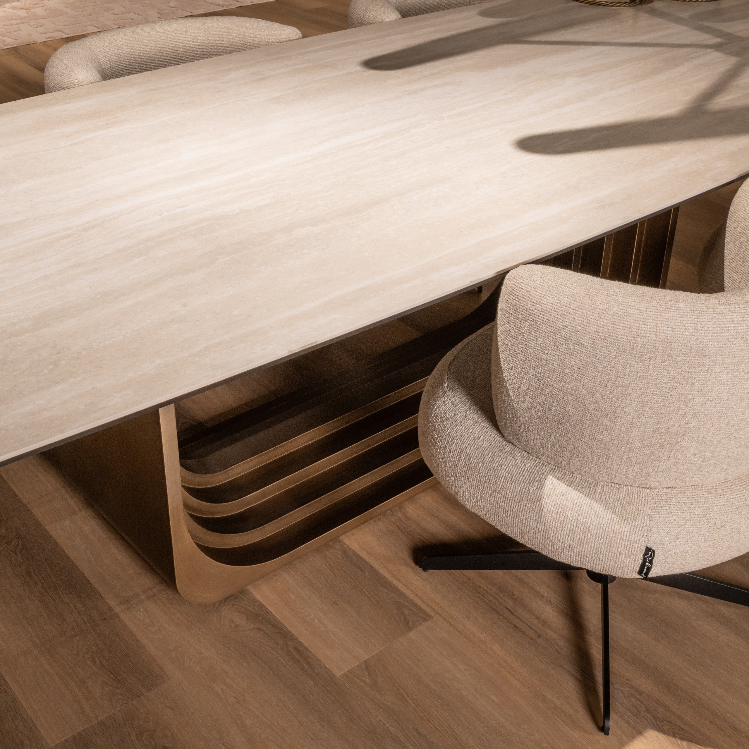 Dining table Maxfield beige 300