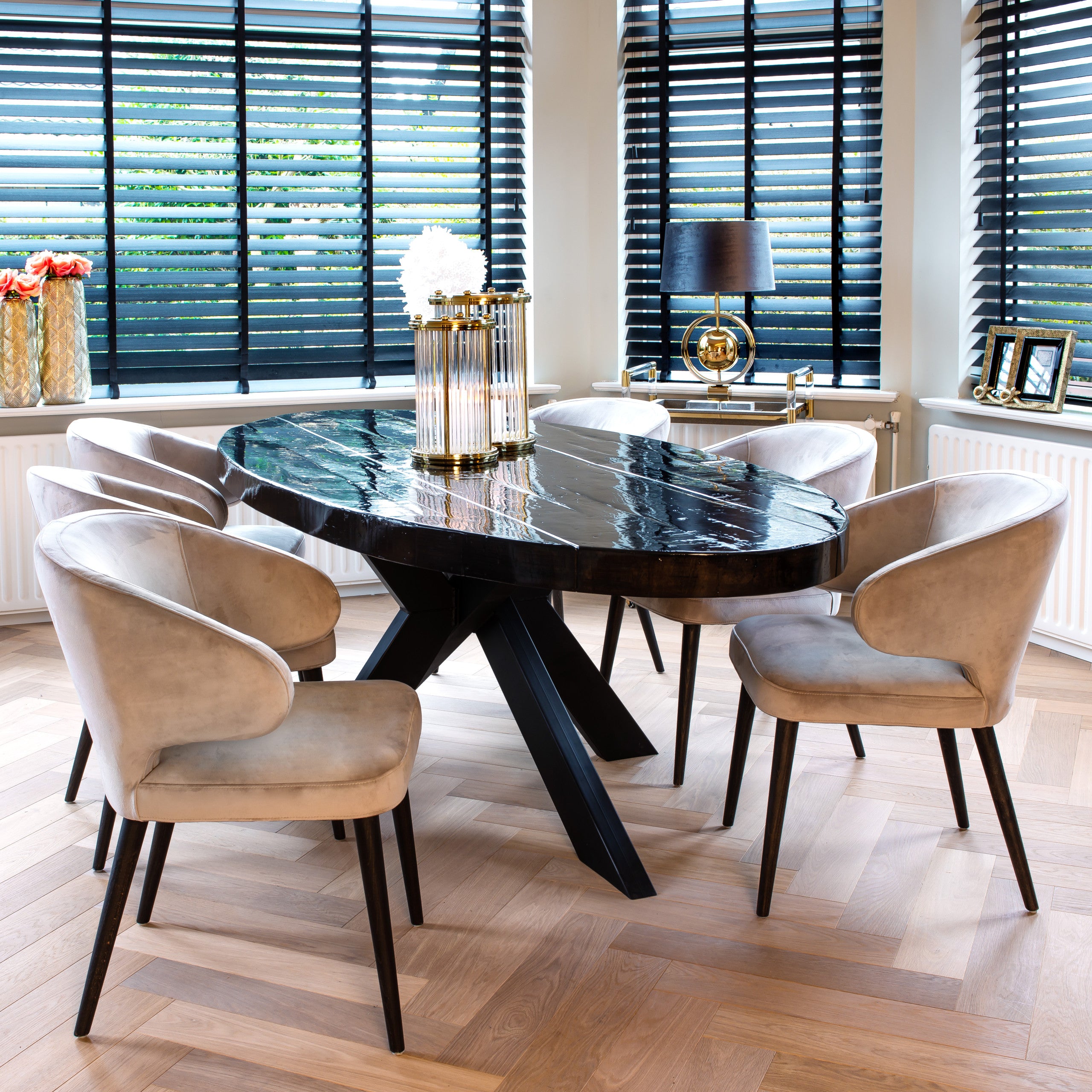 Dining table Spider black base