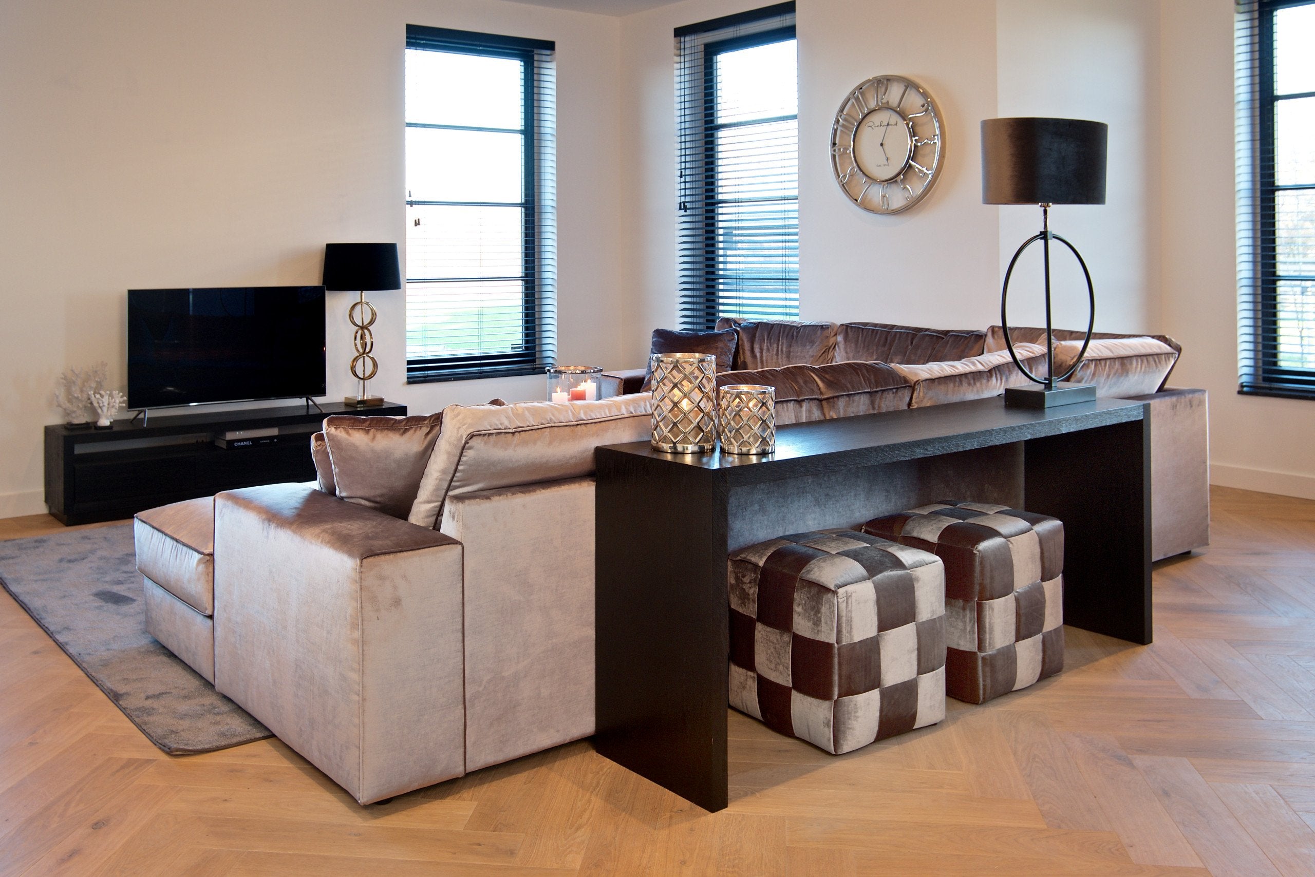 Console Oakura black