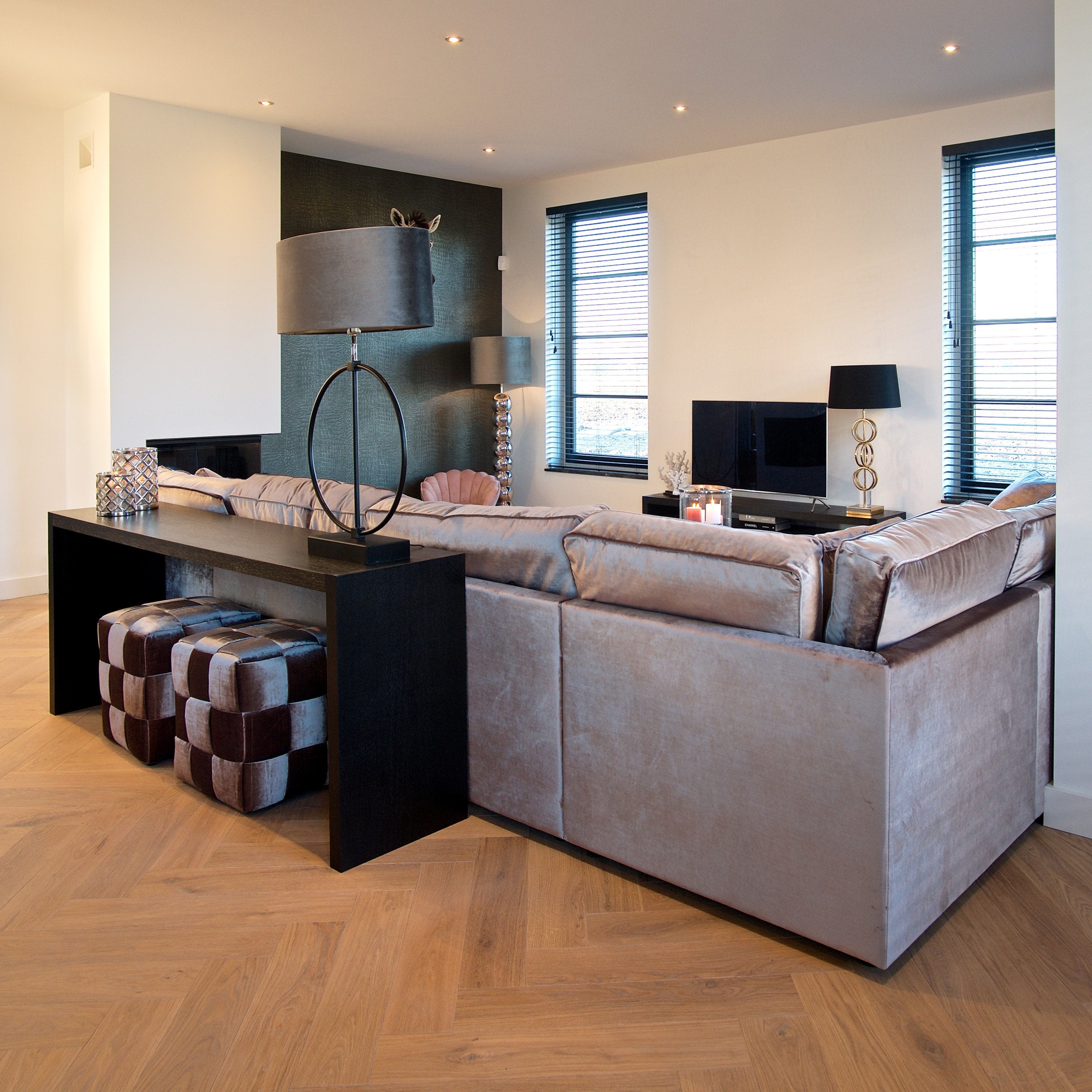 Console Oakura black