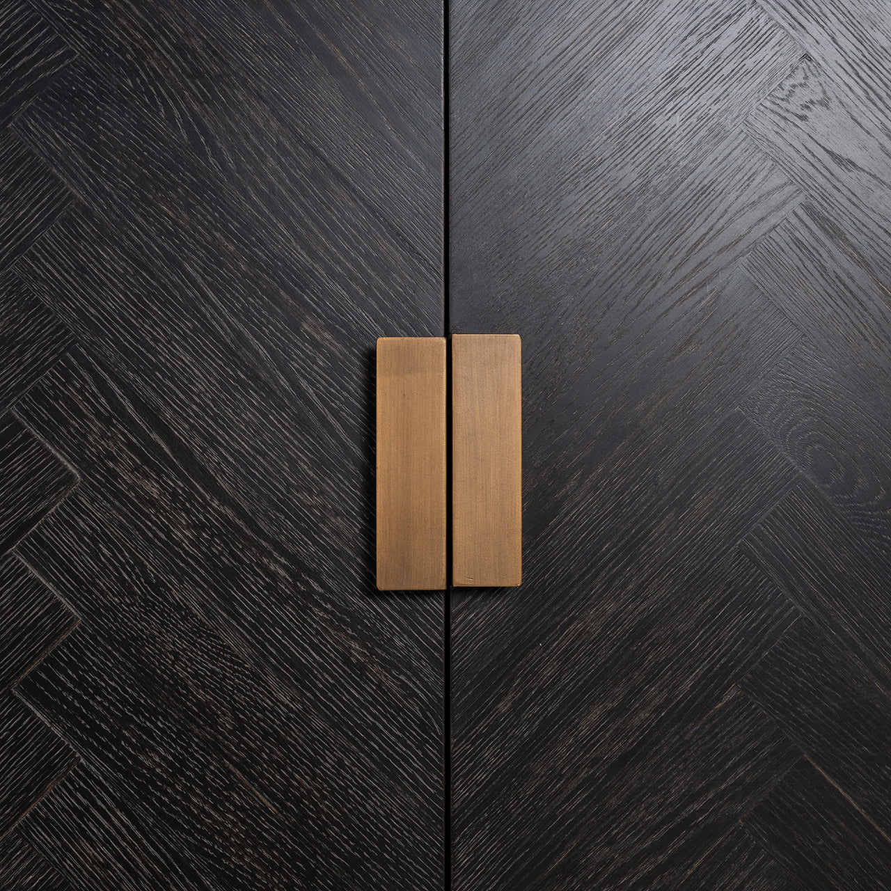 Dressoir Blackbone messing 4-deurs (Zwart rustiek)