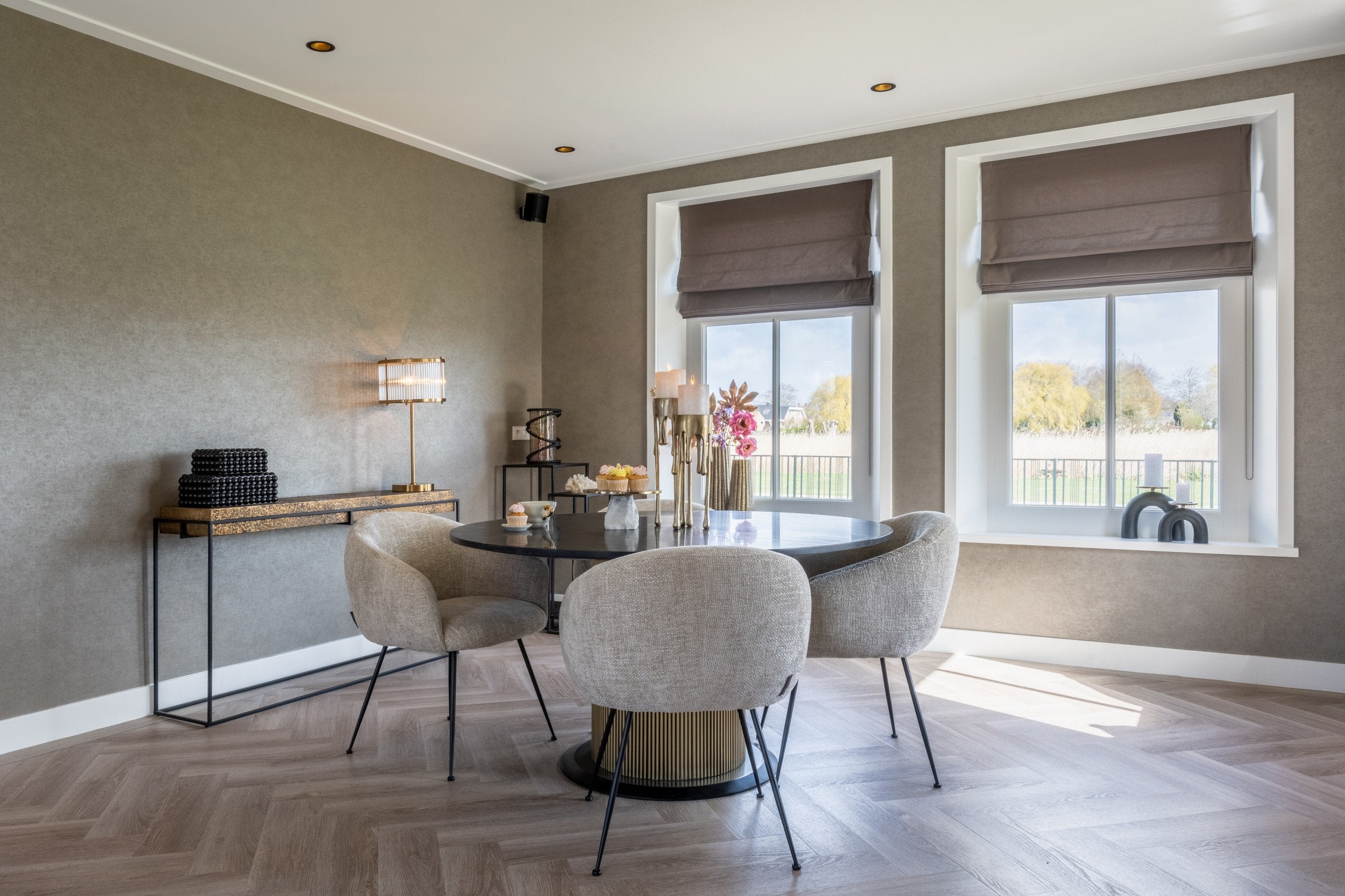 Dining table Ironville gold 140Ø