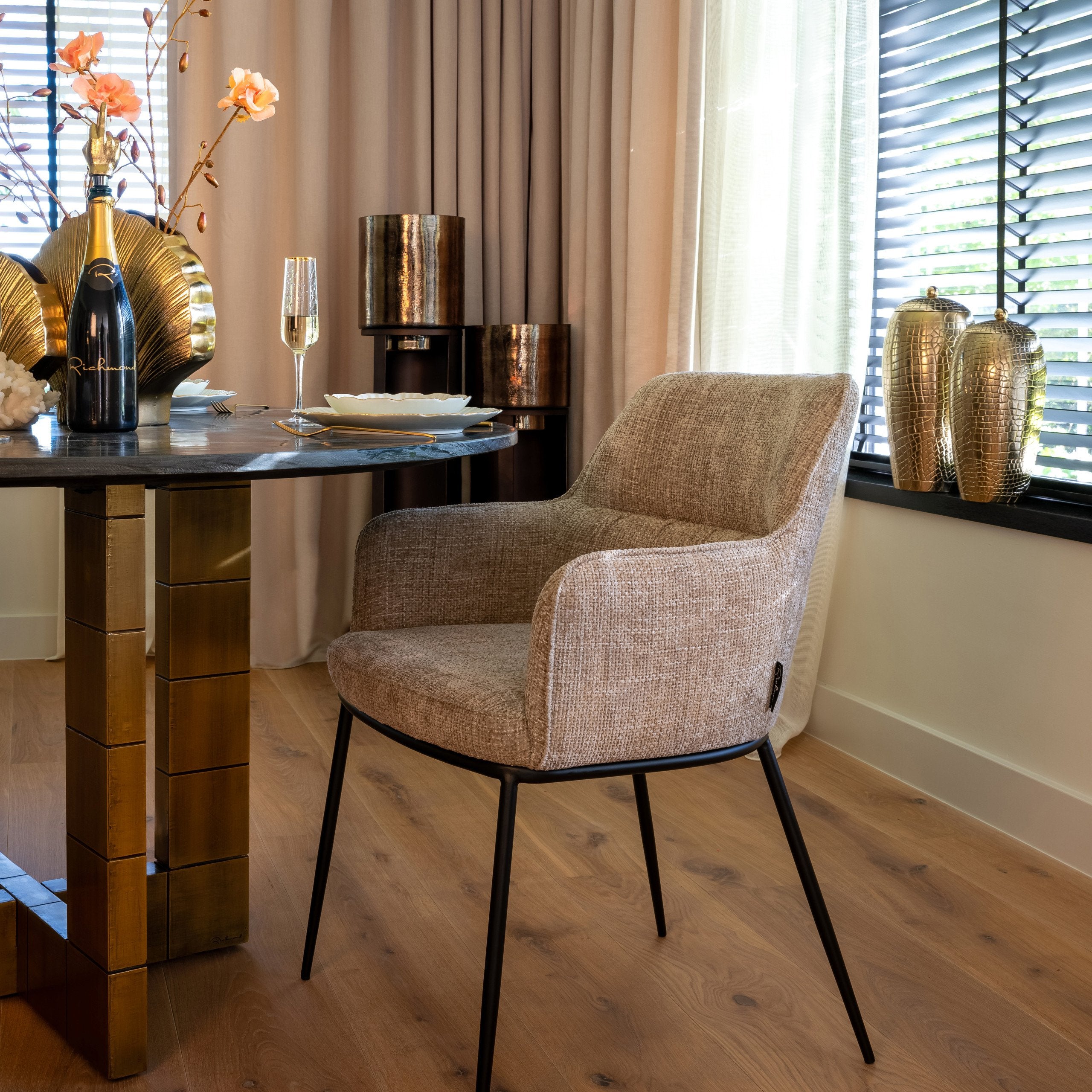 Dining table Collada black/gold 130Ø