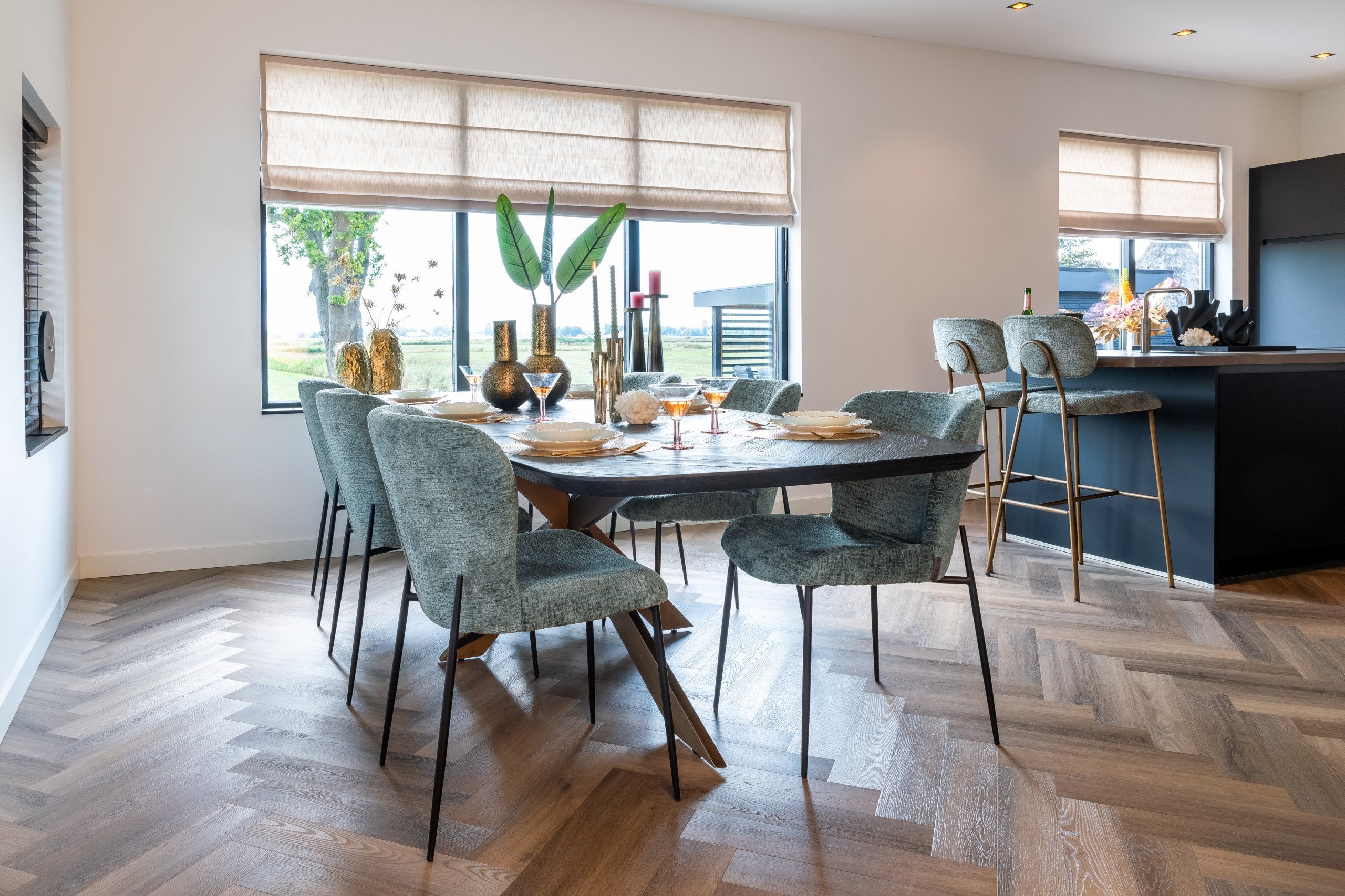 Dining table Hayley dark coffee 280