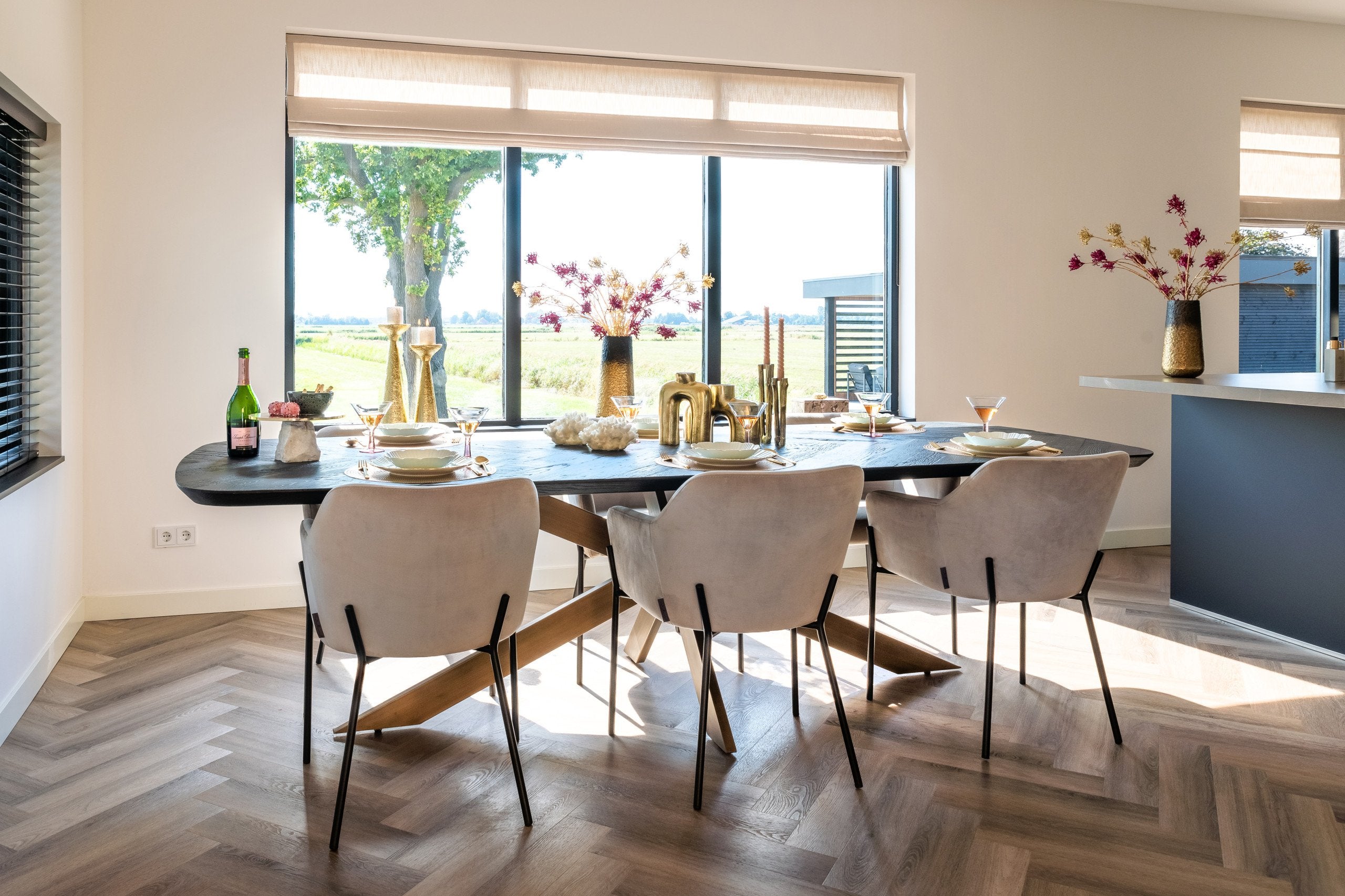 Dining table Hayley dark coffee 280