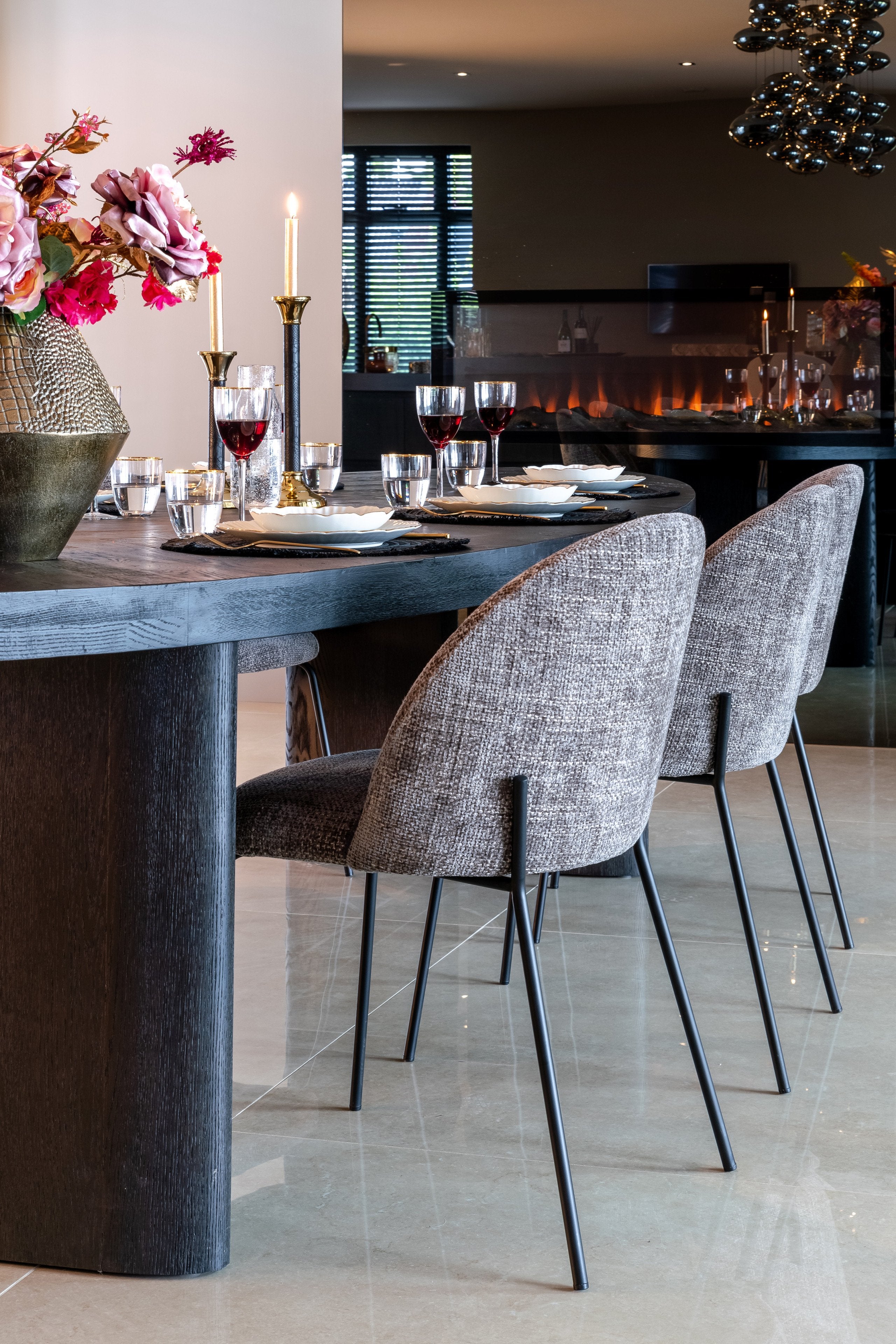 Dining table Lilly dark coffee 330