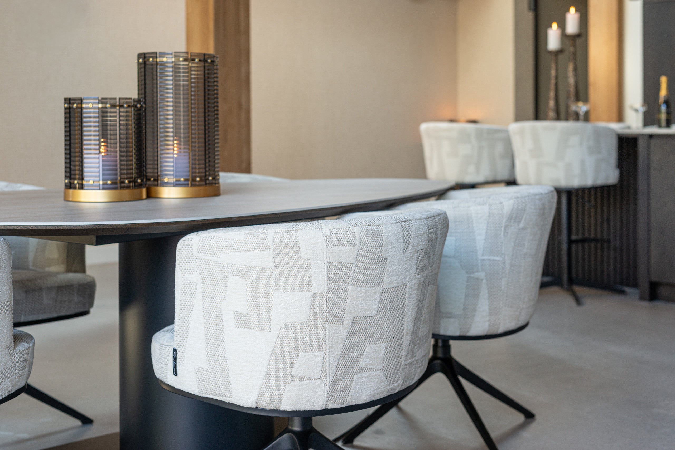Dining chair Cheyenne beige graffic swivel